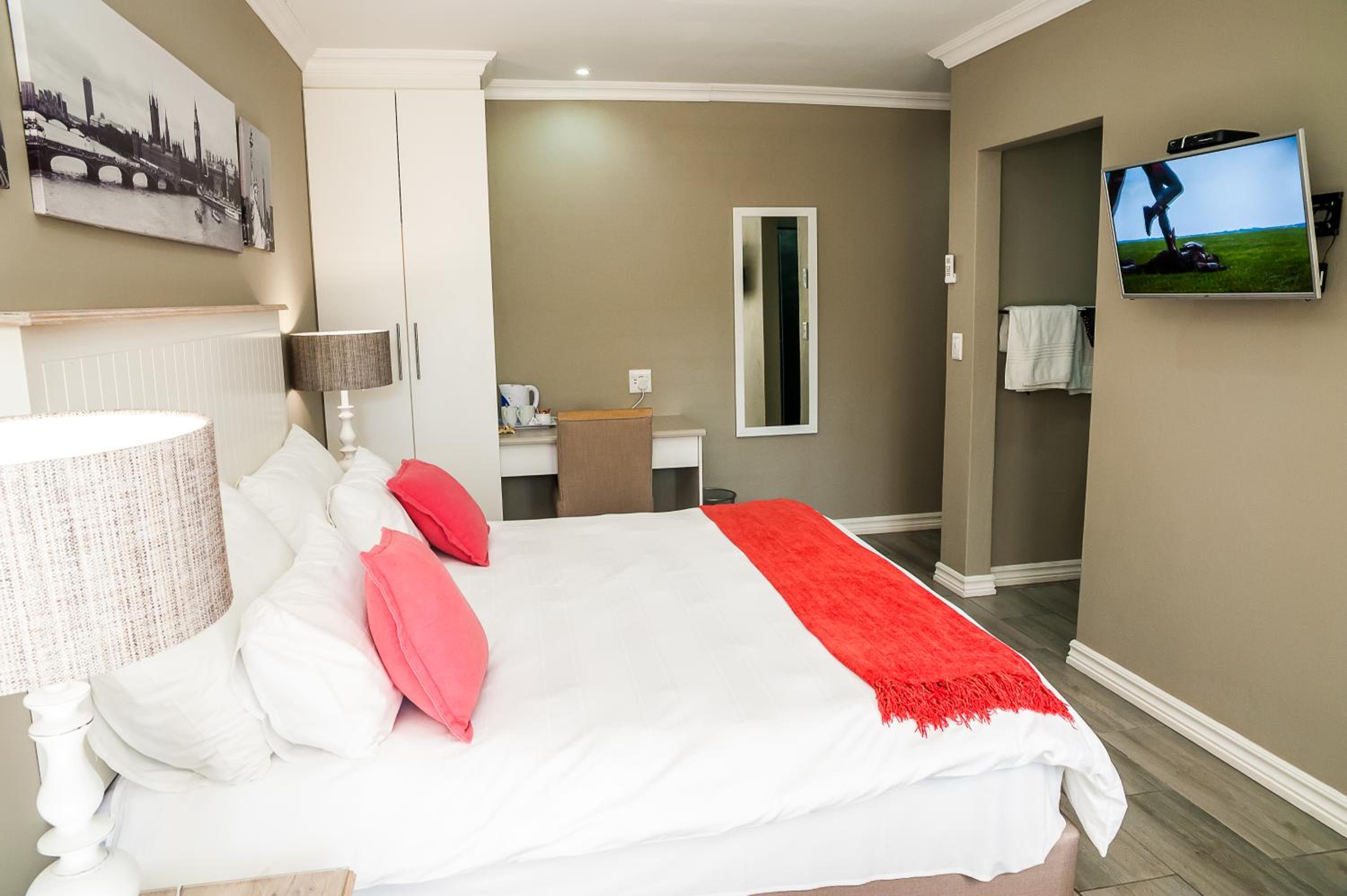 Deluxe King Room