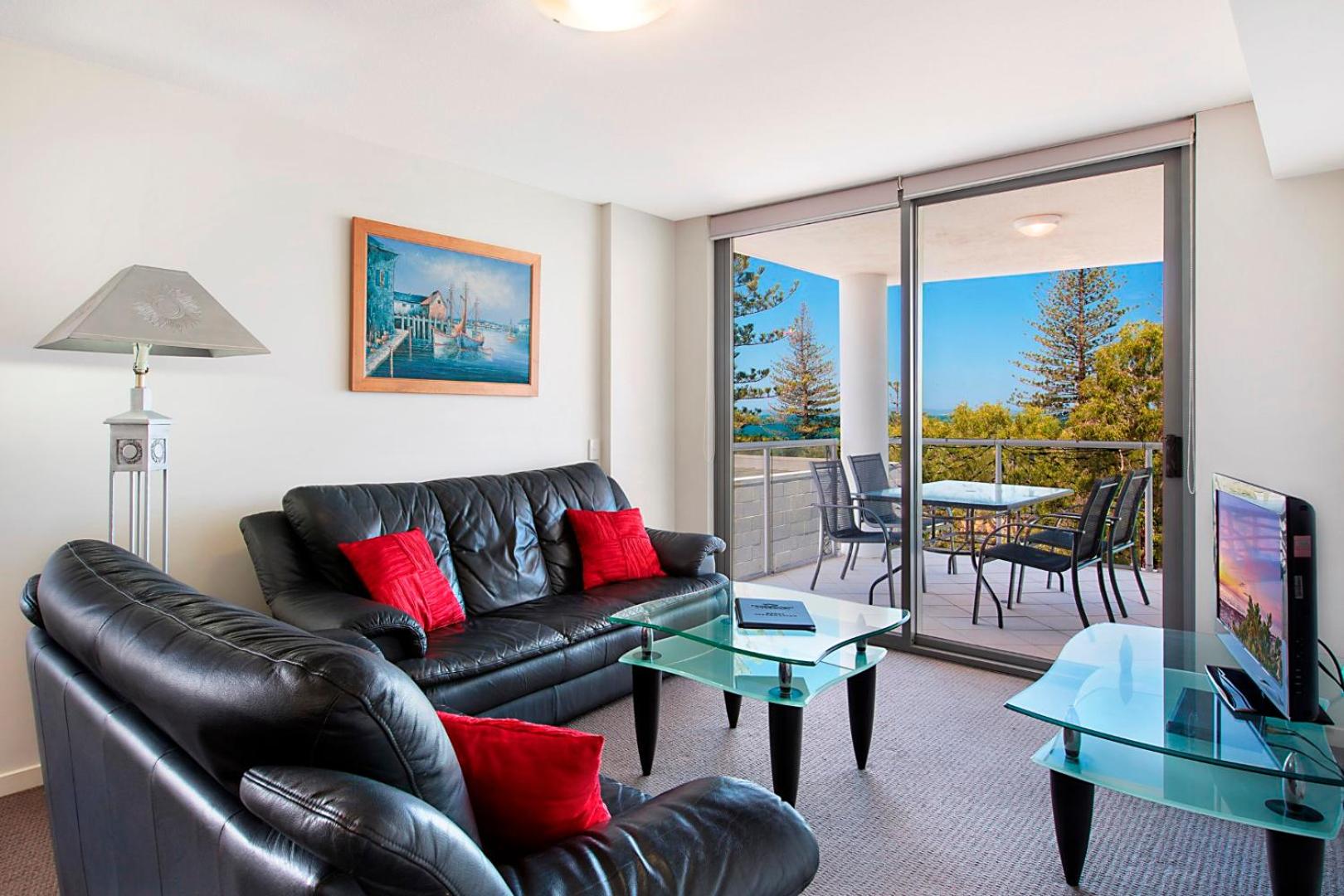One-Bedroom Apartment with Ocean View - Photo 11