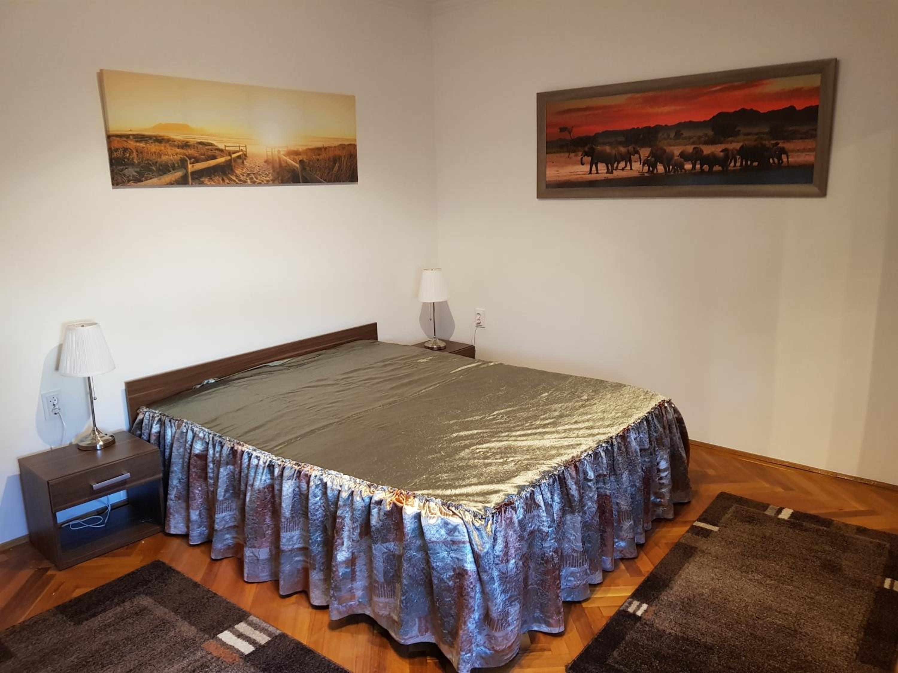 One-Bedroom Apartment photo 2