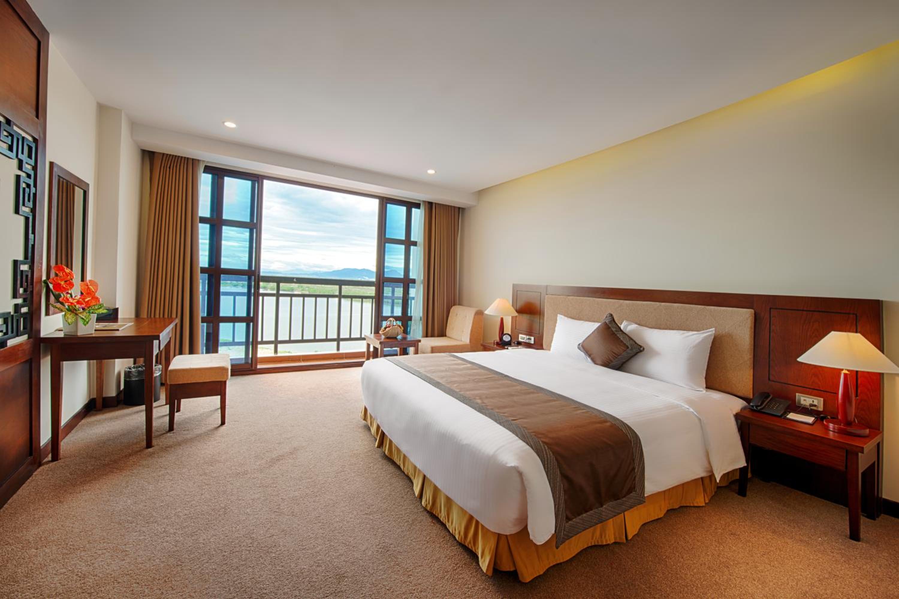 Deluxe Double Room with River View photo 1