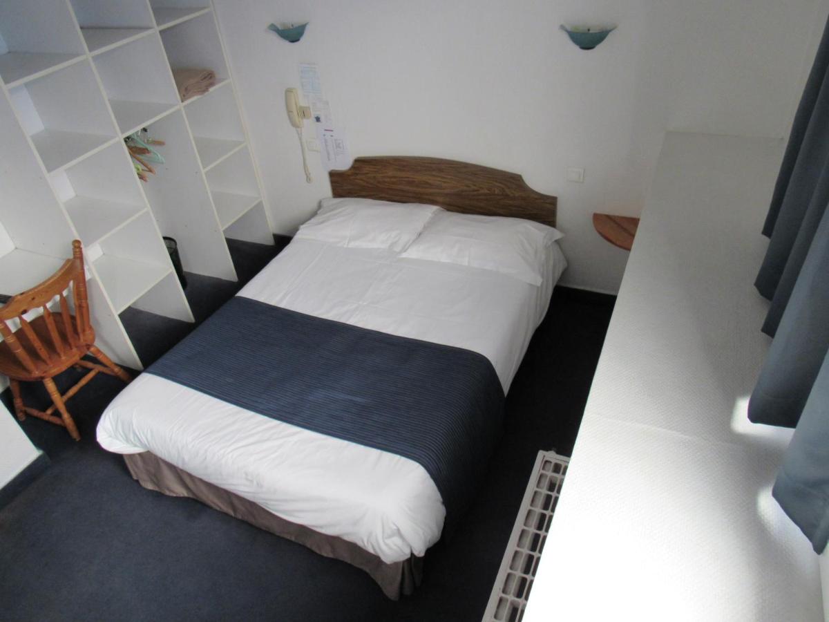 Standard Family Room - Photo 4