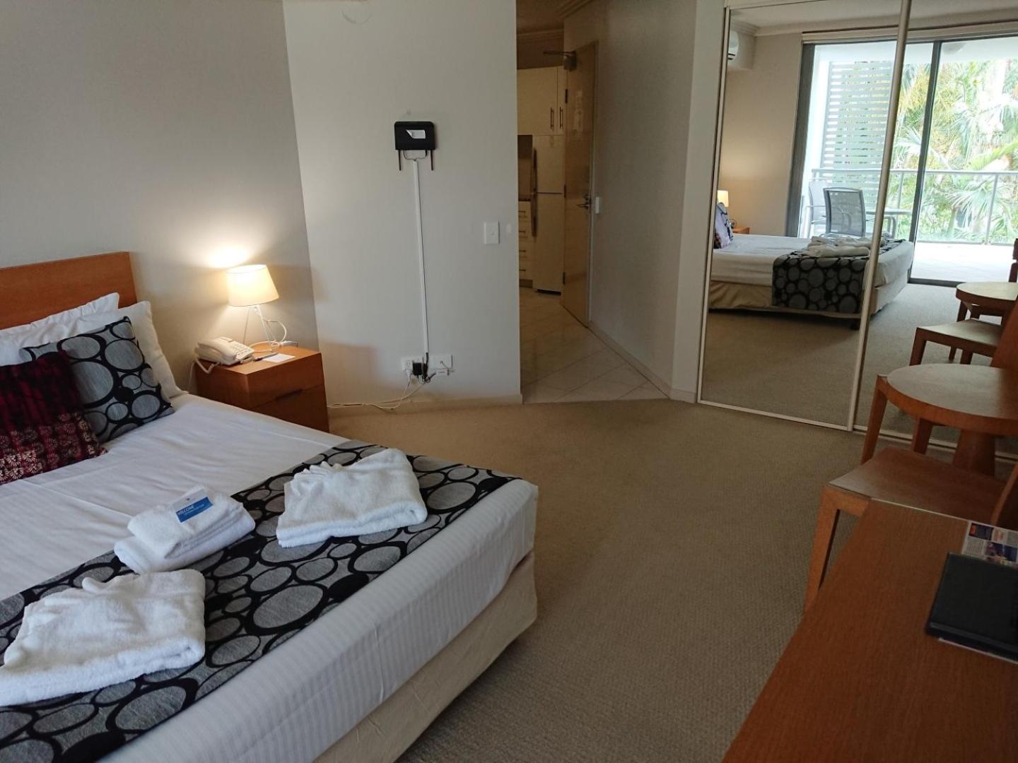 One-Bedroom Apartment with Ocean View - Photo 5