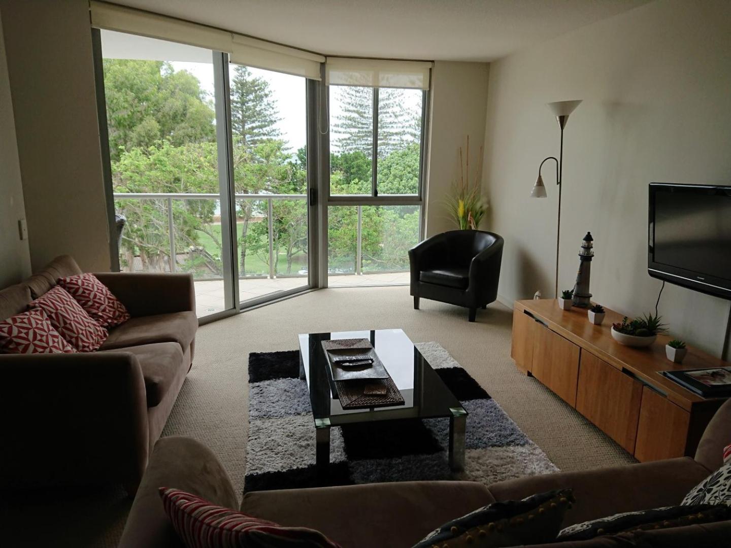 One-Bedroom Apartment with Ocean View - Photo 3