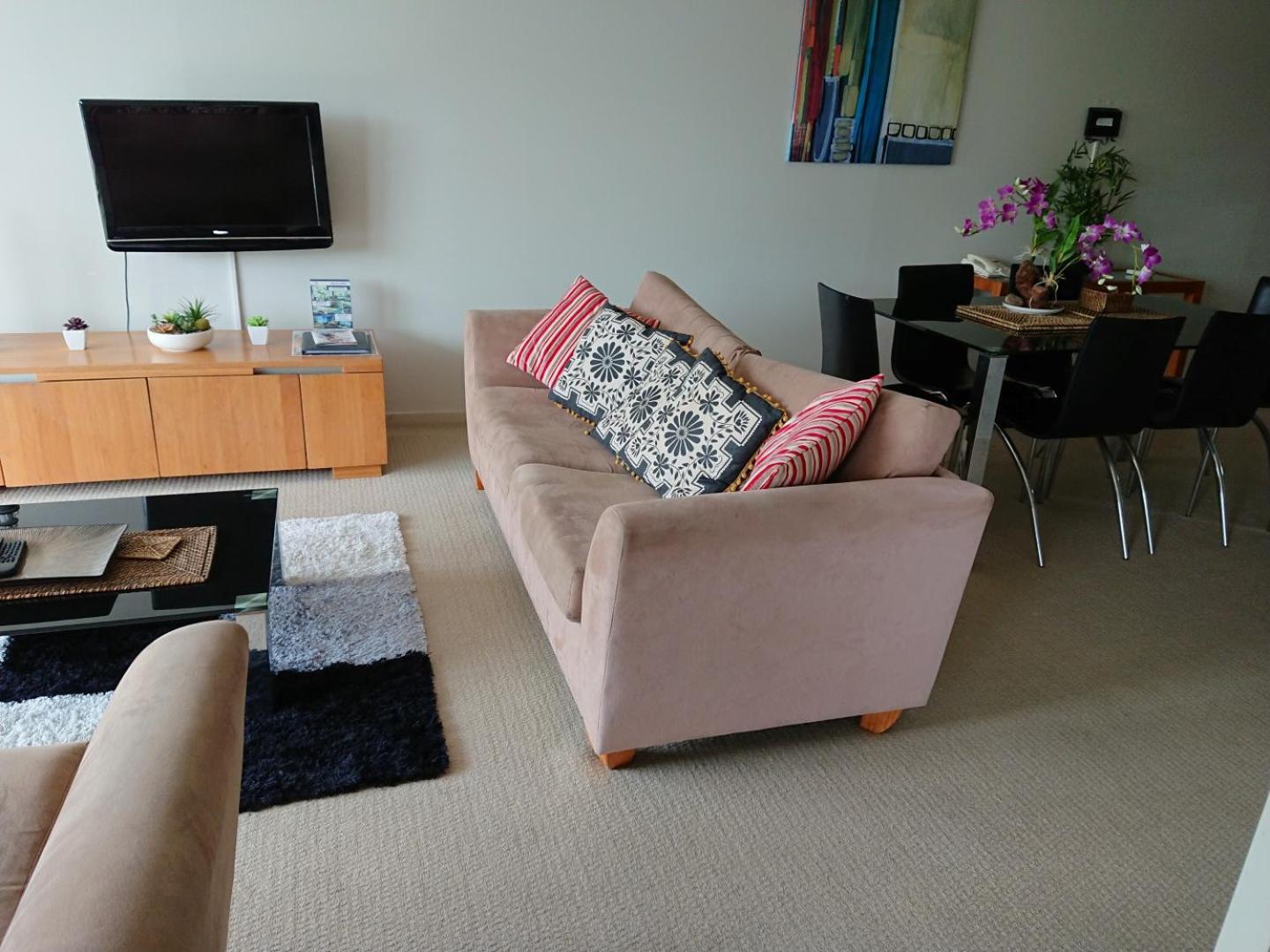 One-Bedroom Apartment with Ocean View - Photo 2