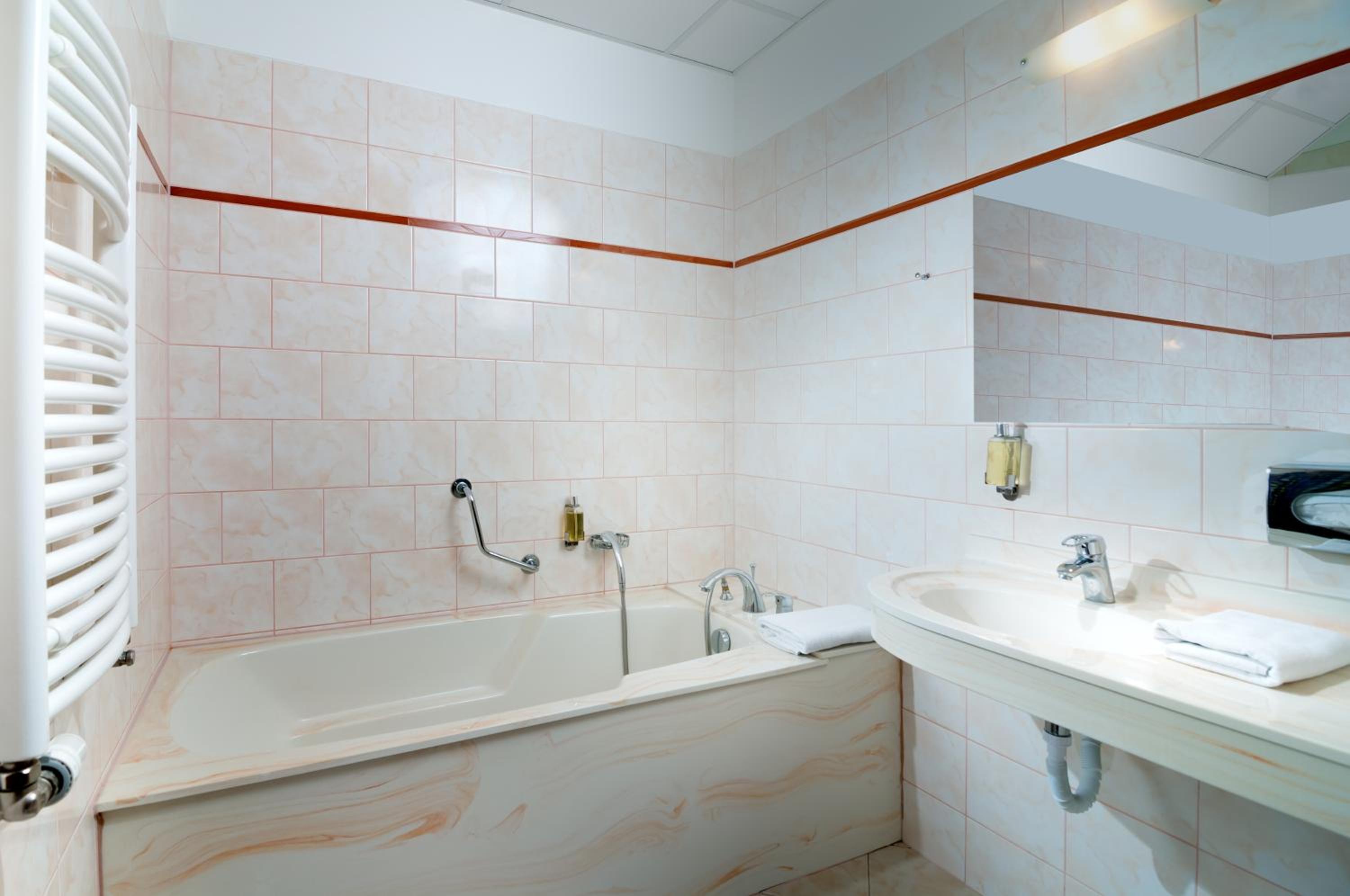 Double or Twin Room photo 2