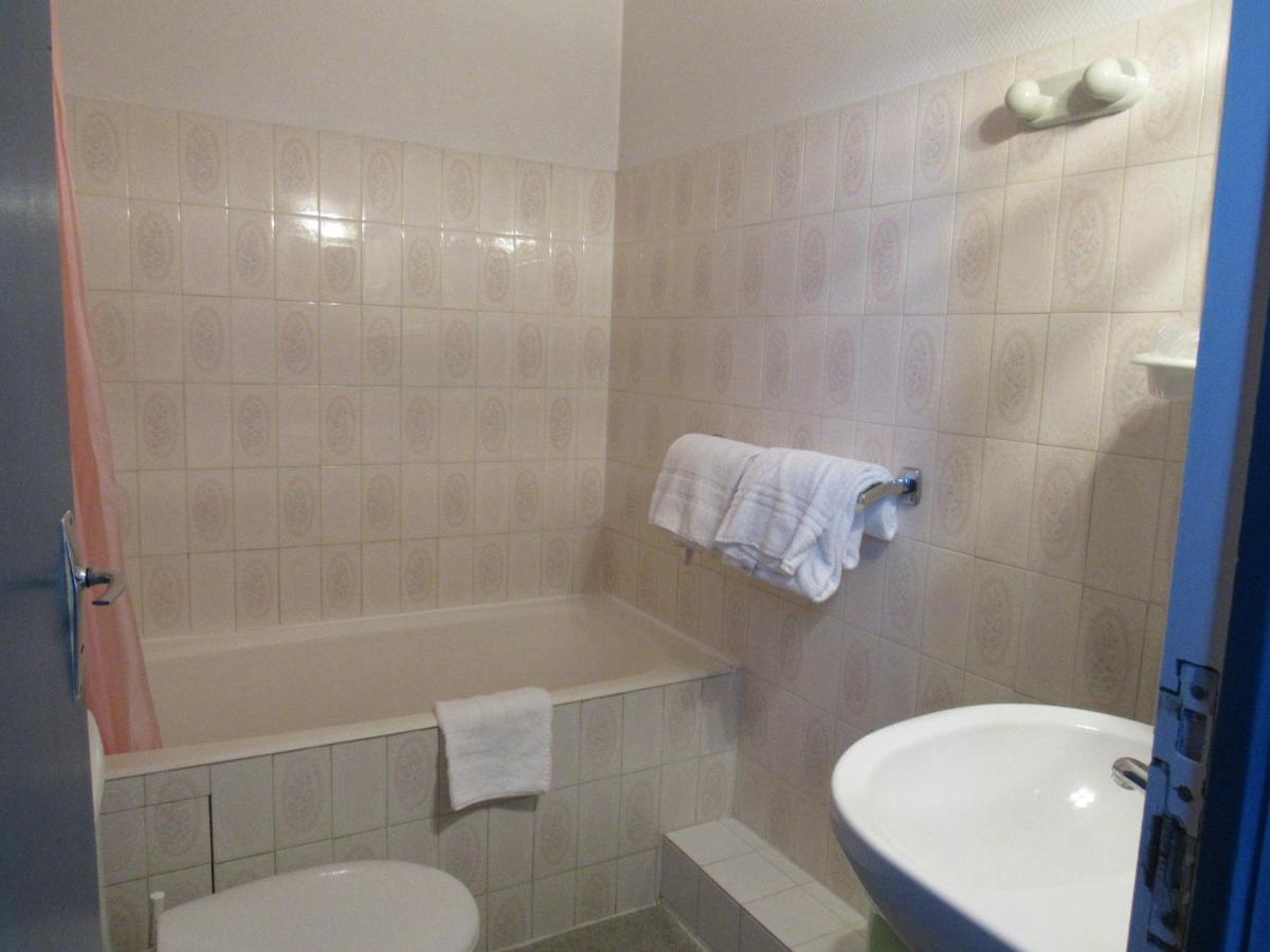 Double Room - Photo 12