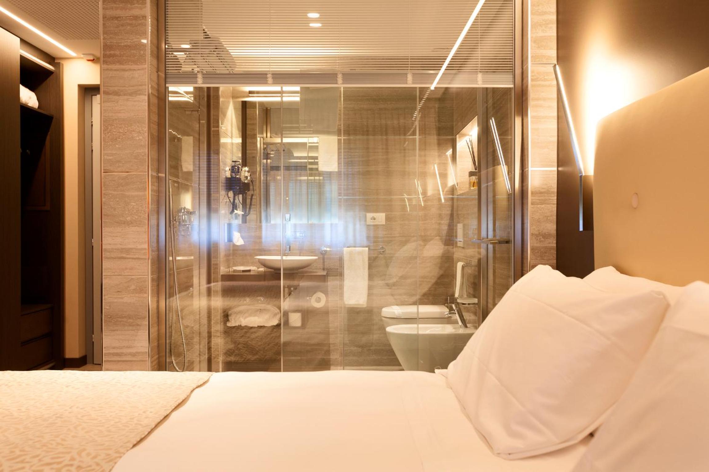 Deluxe Double Room - Photo 7