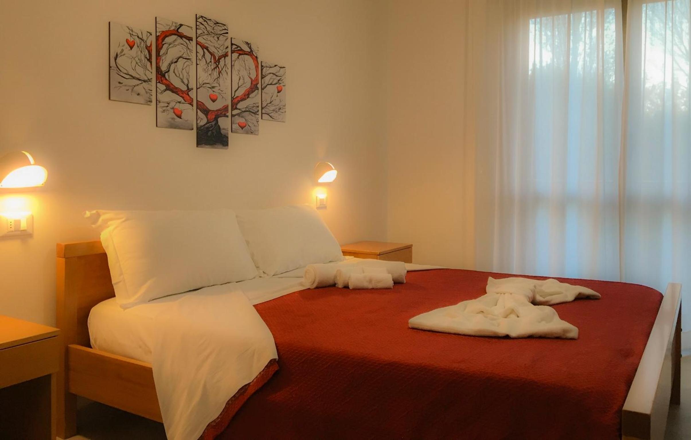 Double Room - Photo 9