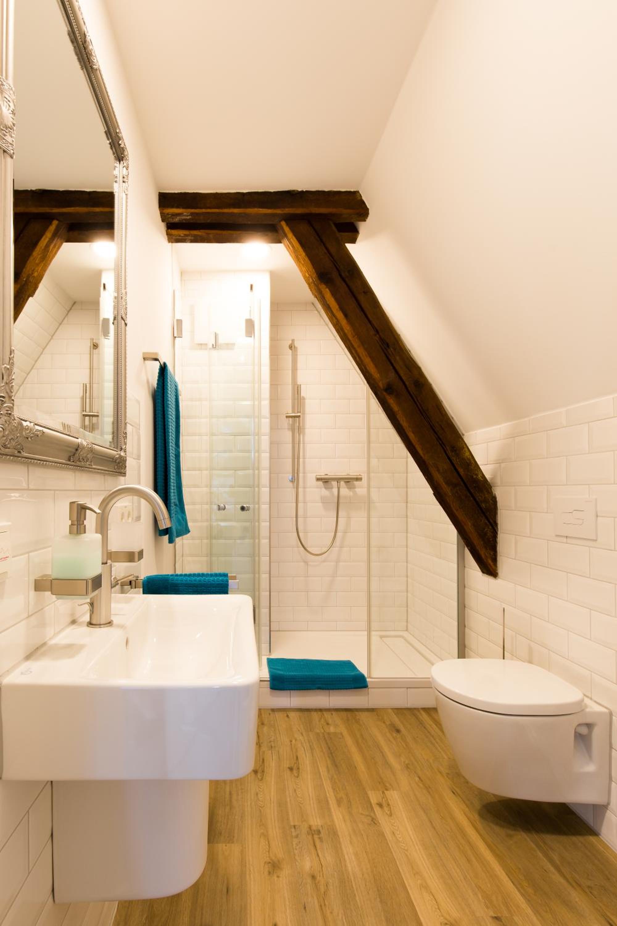 Deluxe Suite - Photo 16