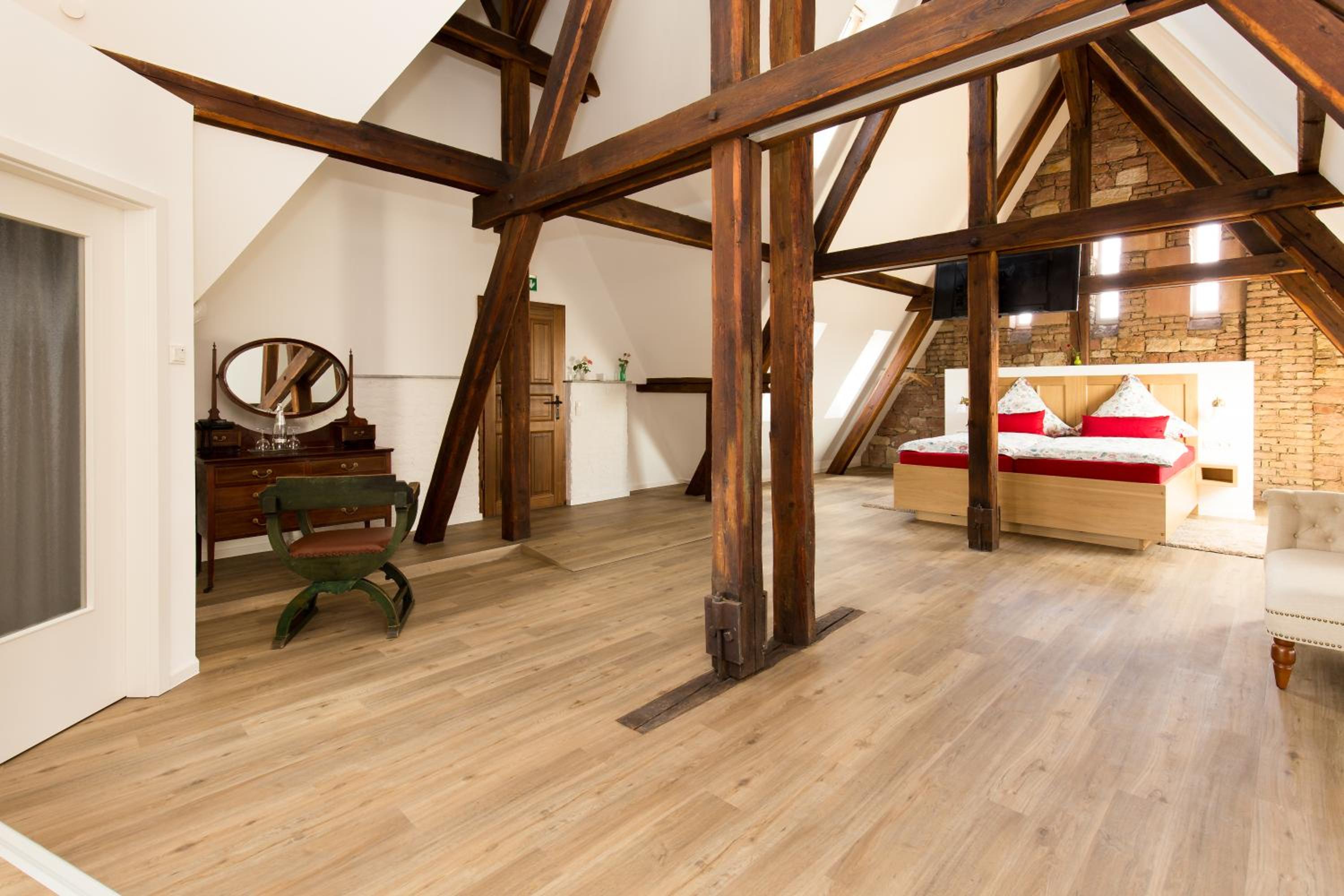 Deluxe Suite - Photo 3