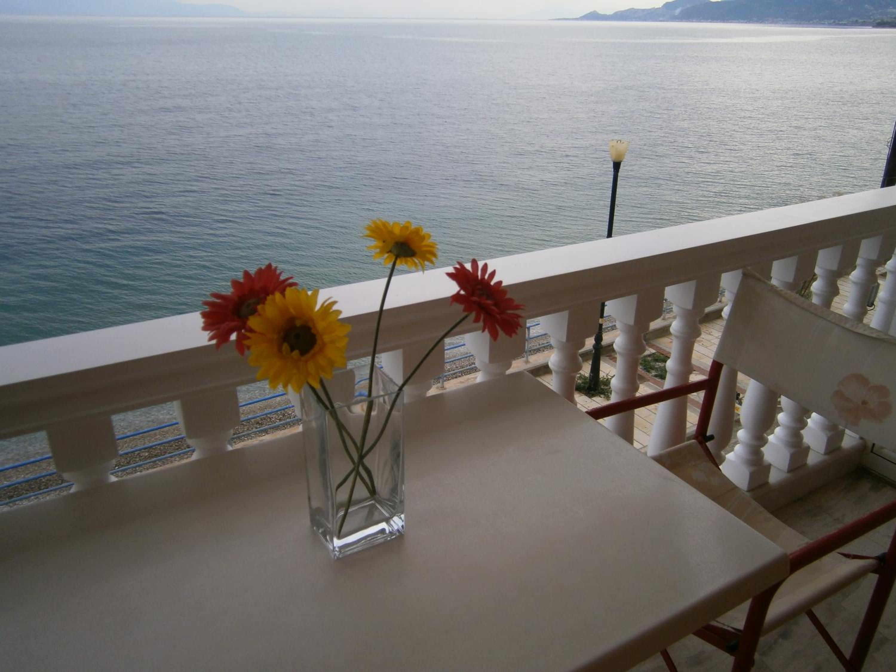 Apartment with Sea View - Photo 5