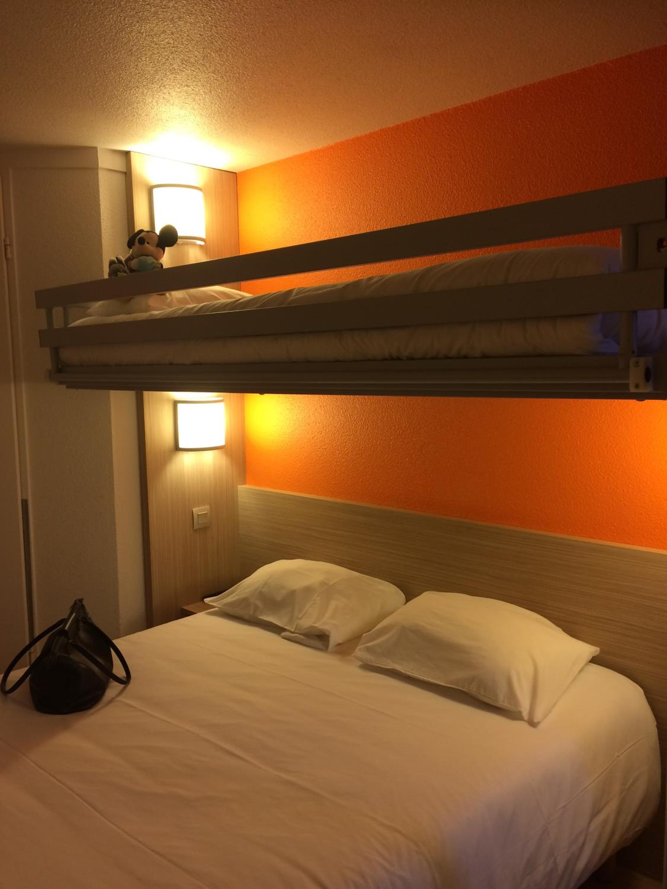 Triple Room (2 Adults + 1 Child) - Photo 1