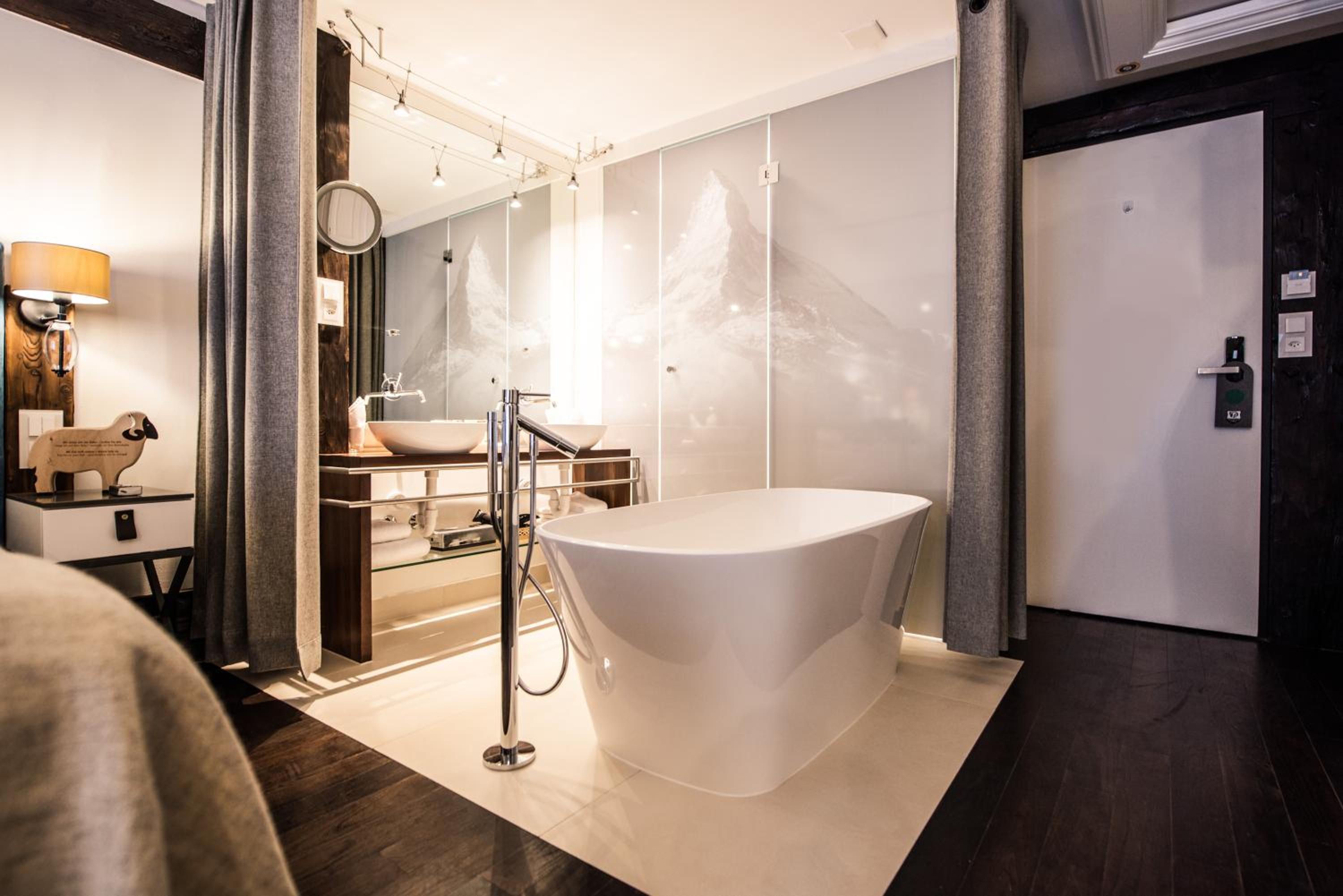 Alpine Chic Room (2 Adults) - Photo 4