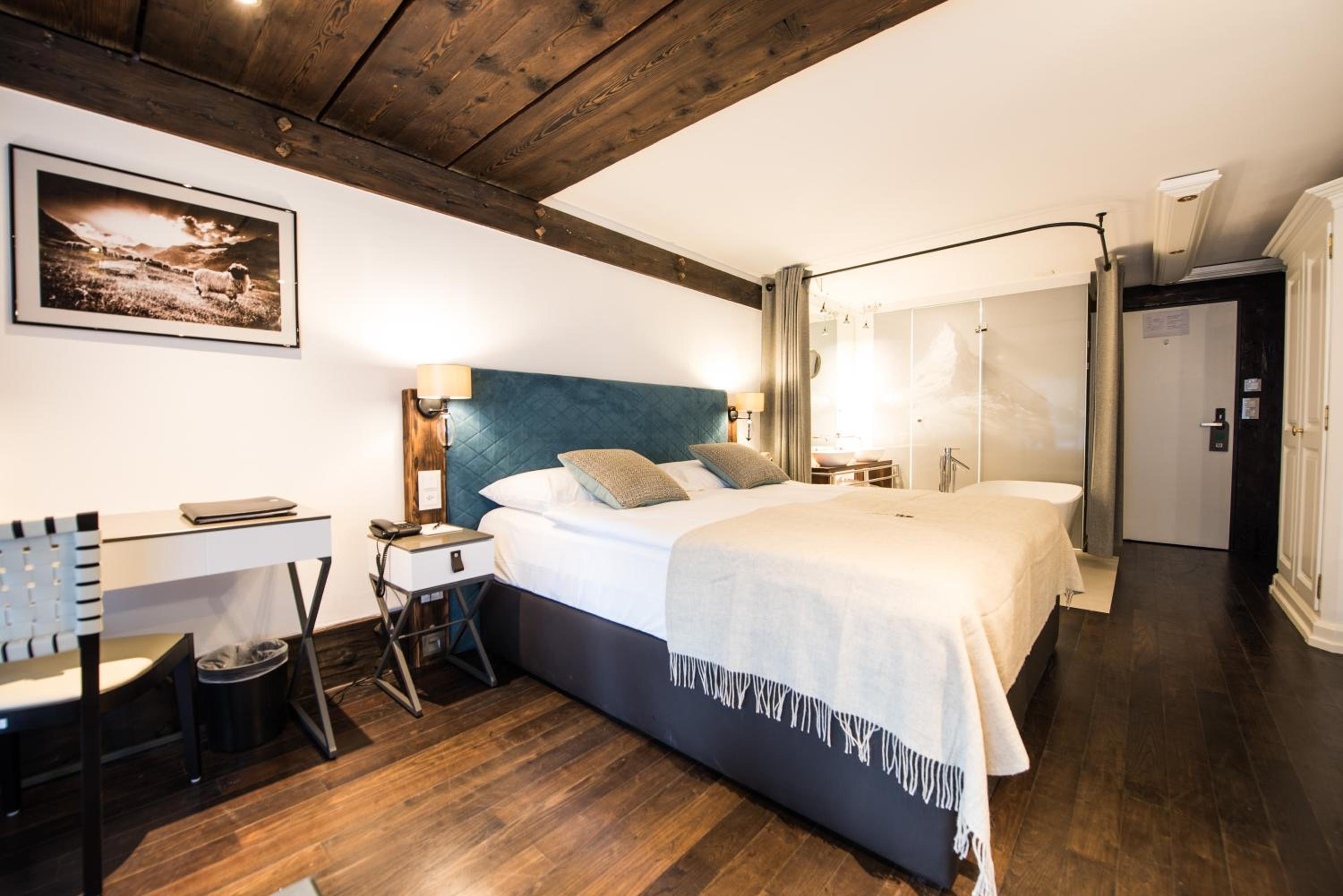 Alpine Chic Room (2 Adults) - Photo 1
