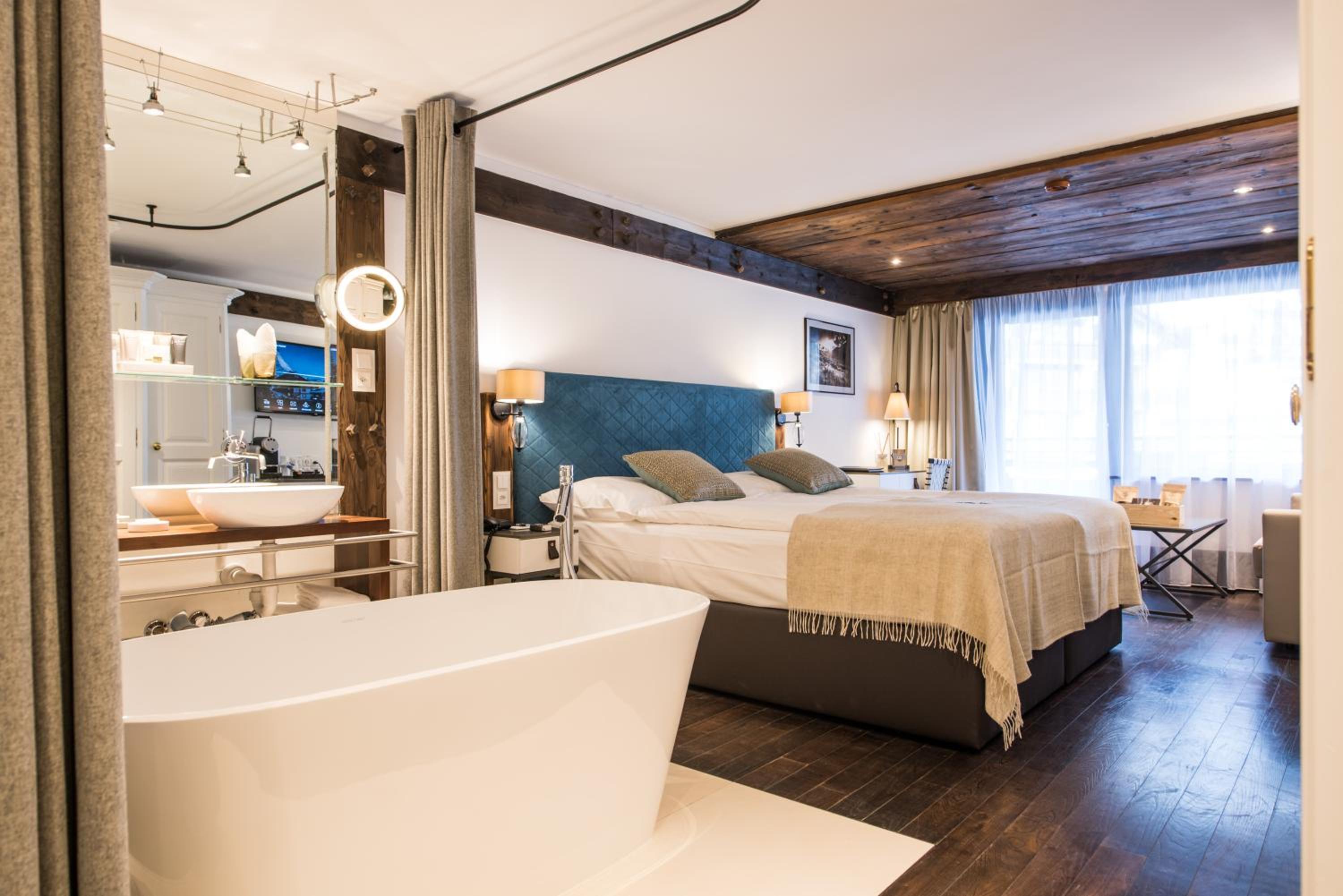 Alpine Chic Room (2 Adults) - Photo 3
