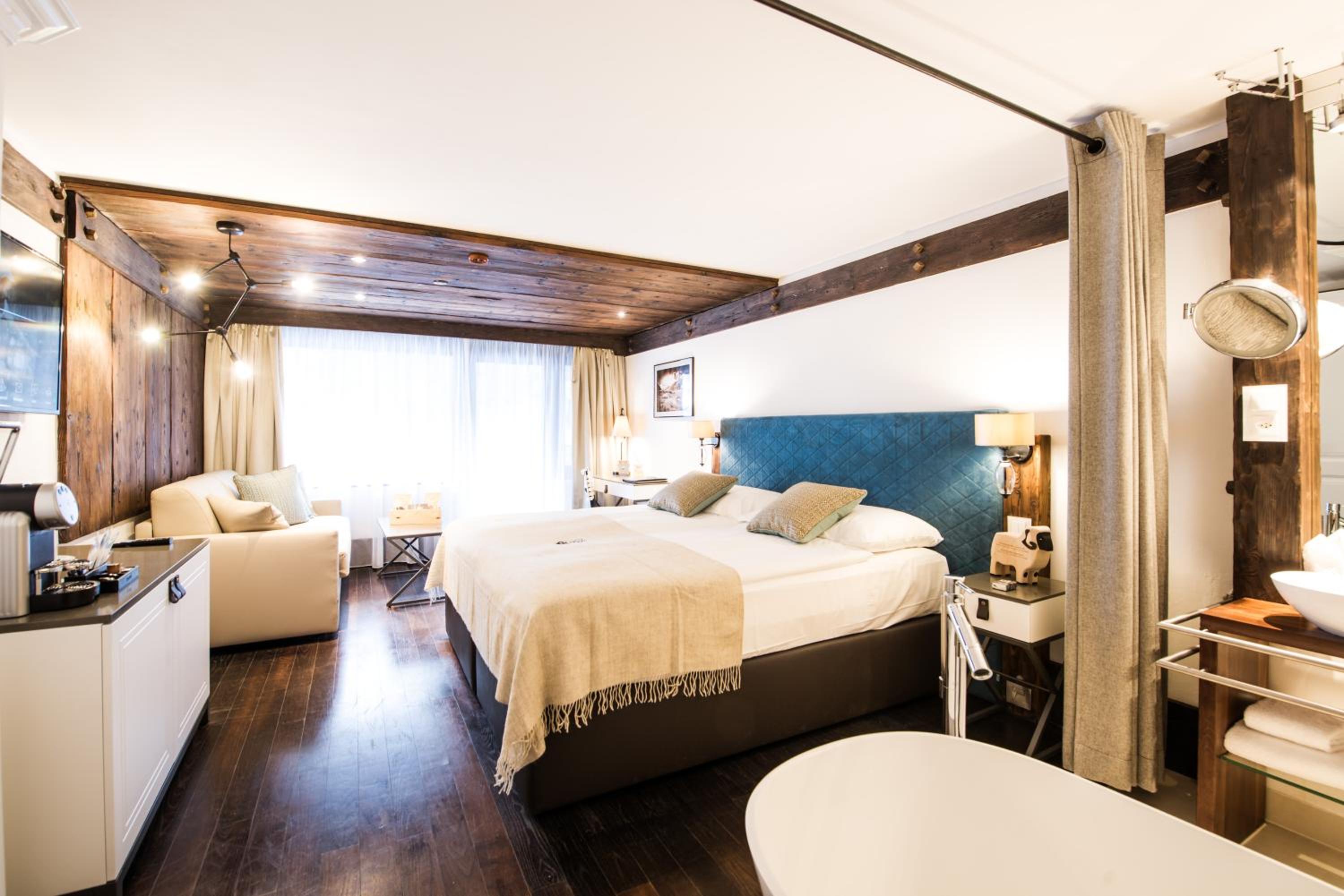 Alpine Chic Room (2 Adults) - Photo 5