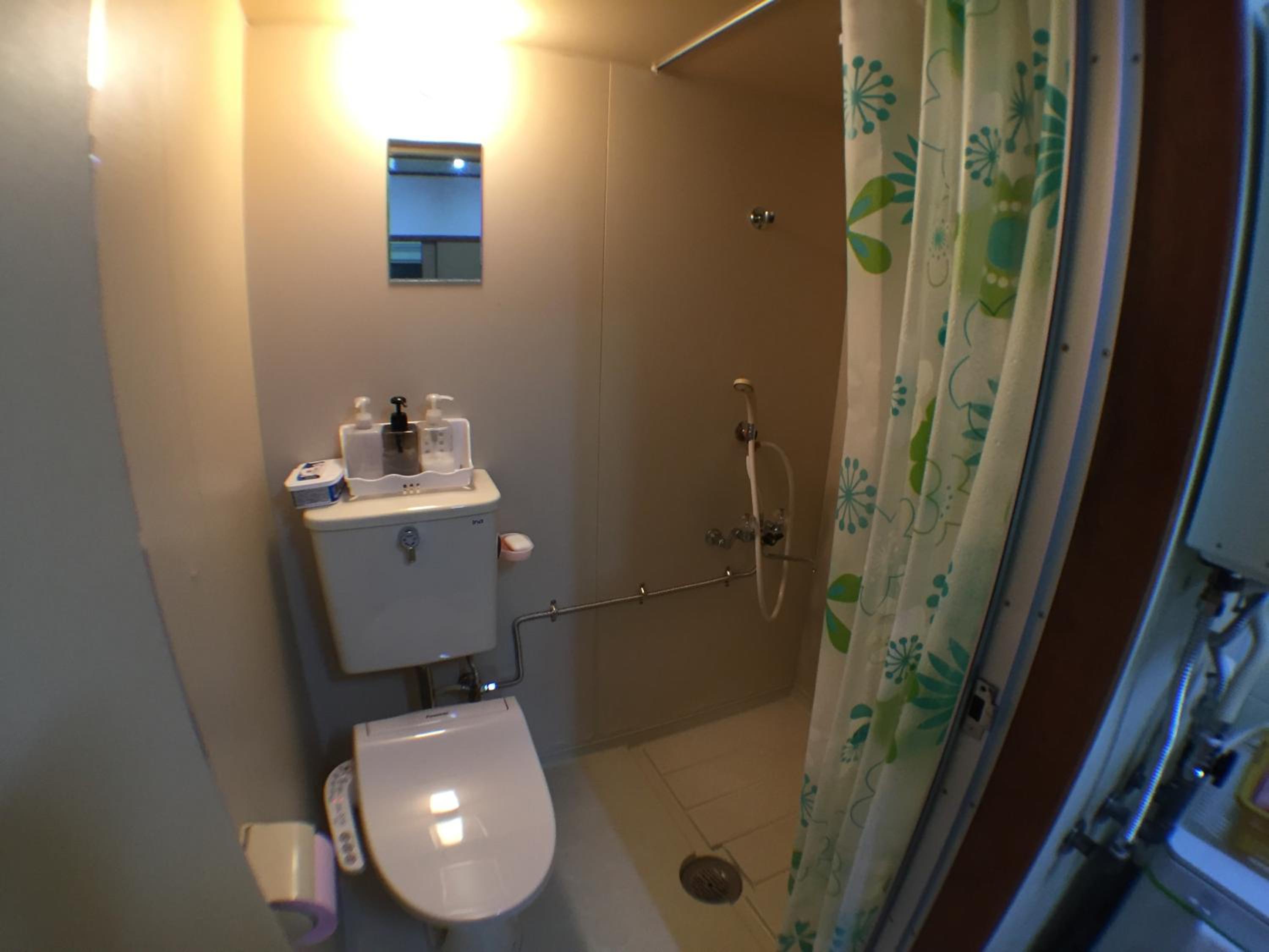 One-Bedroom Apartment - Photo 3