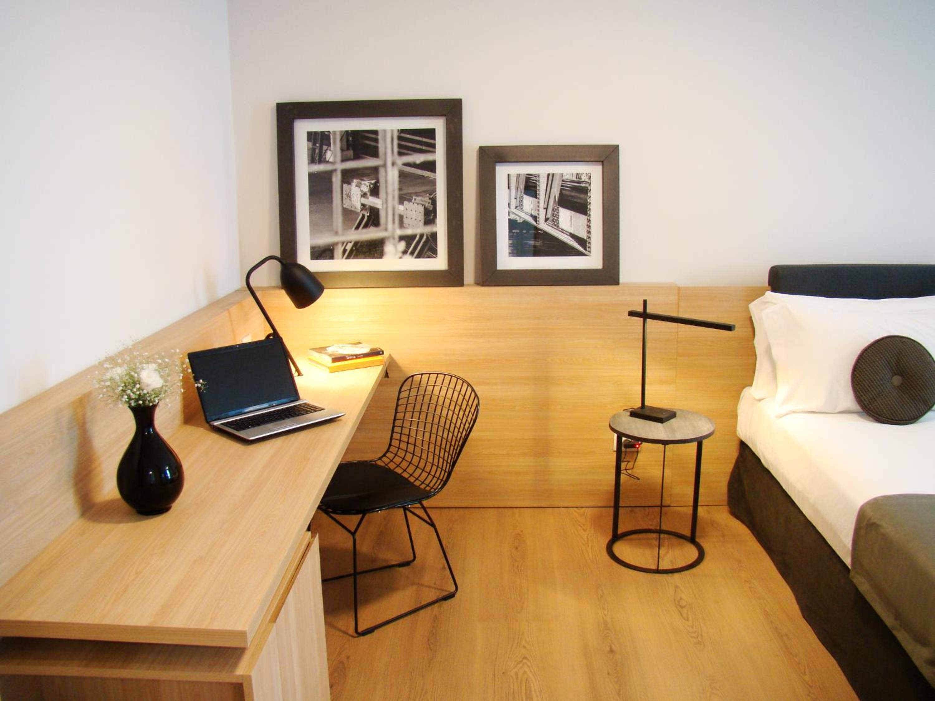 Available room thumbnail 6