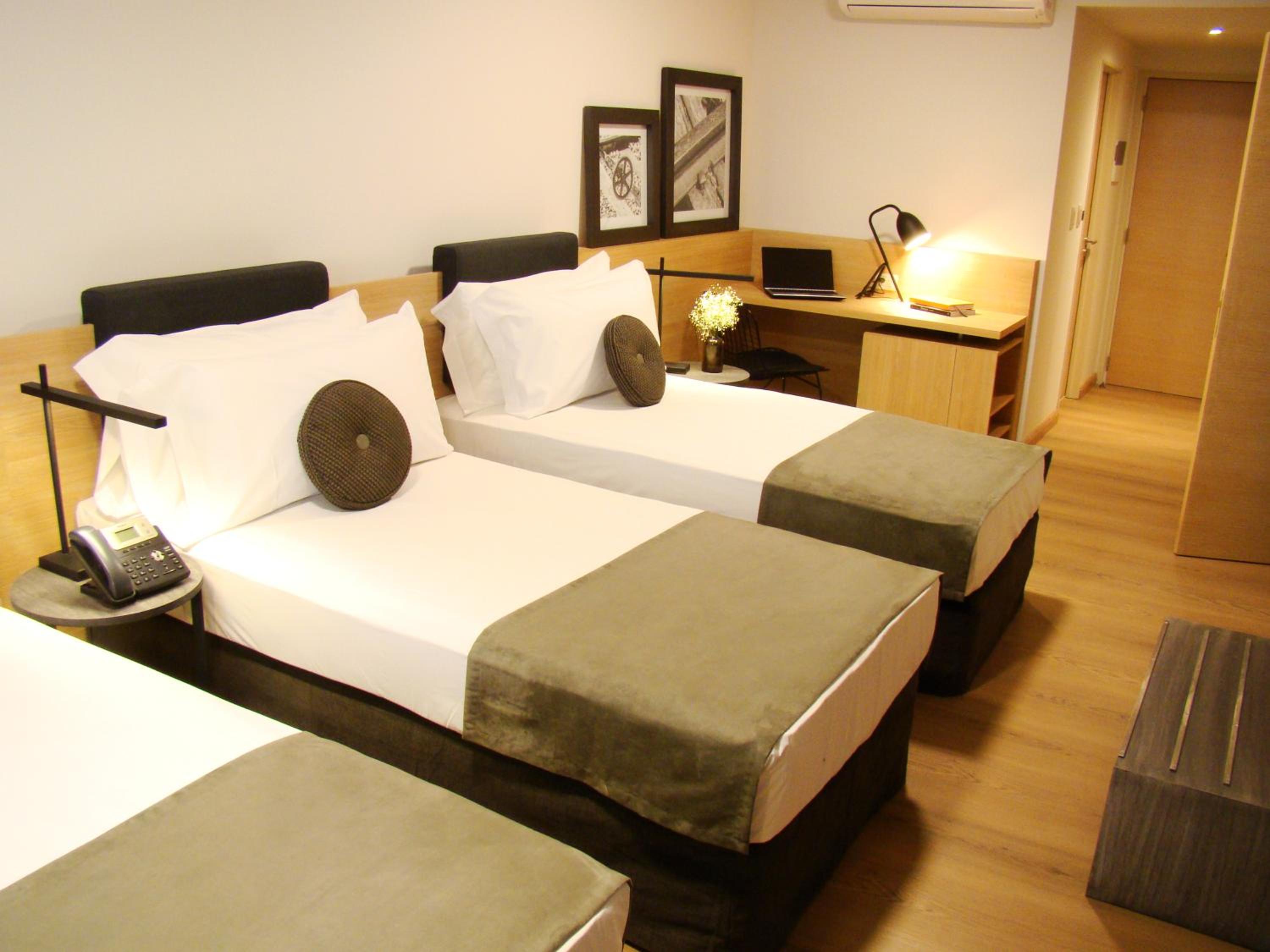 Triple Room with Three Single Beds - Non Smoking
