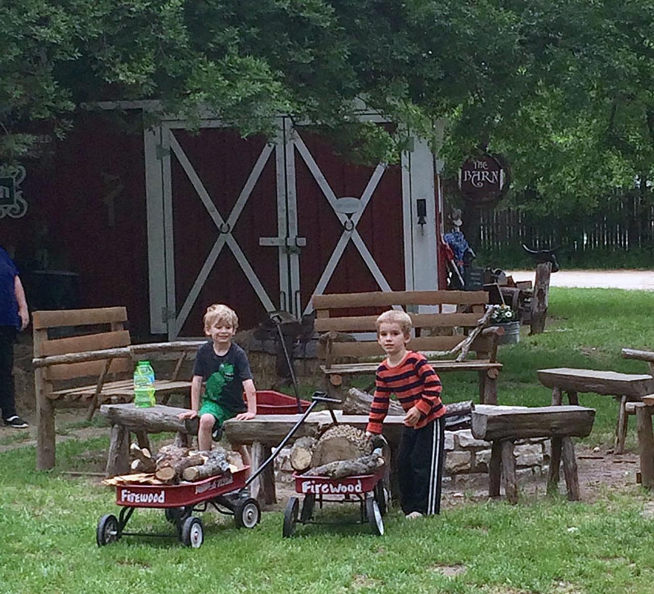 Mobile Home - Photo 16