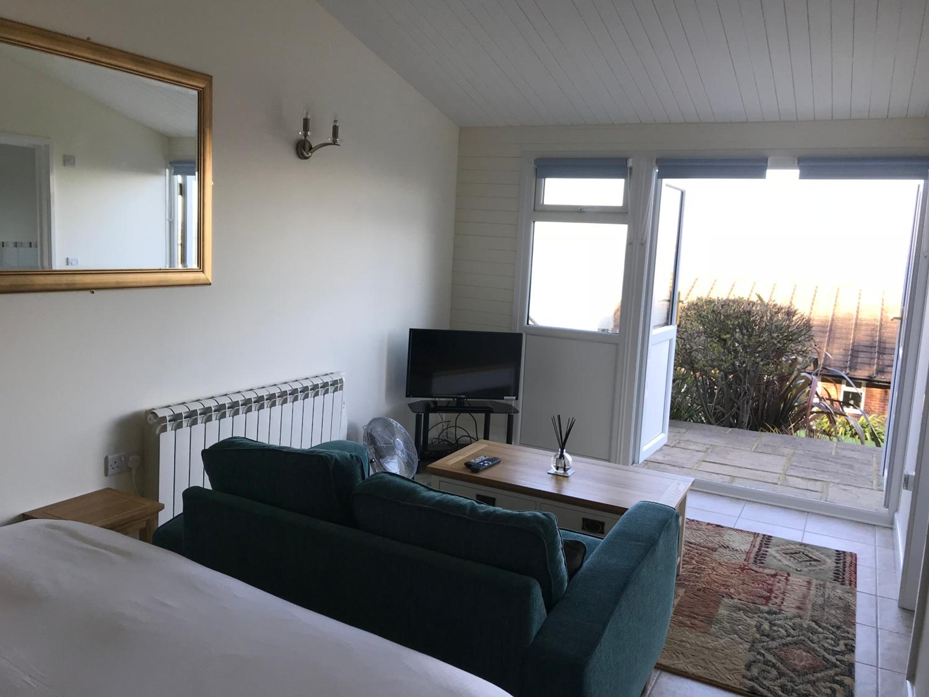 Deluxe Double Room with Sea View - Photo 4