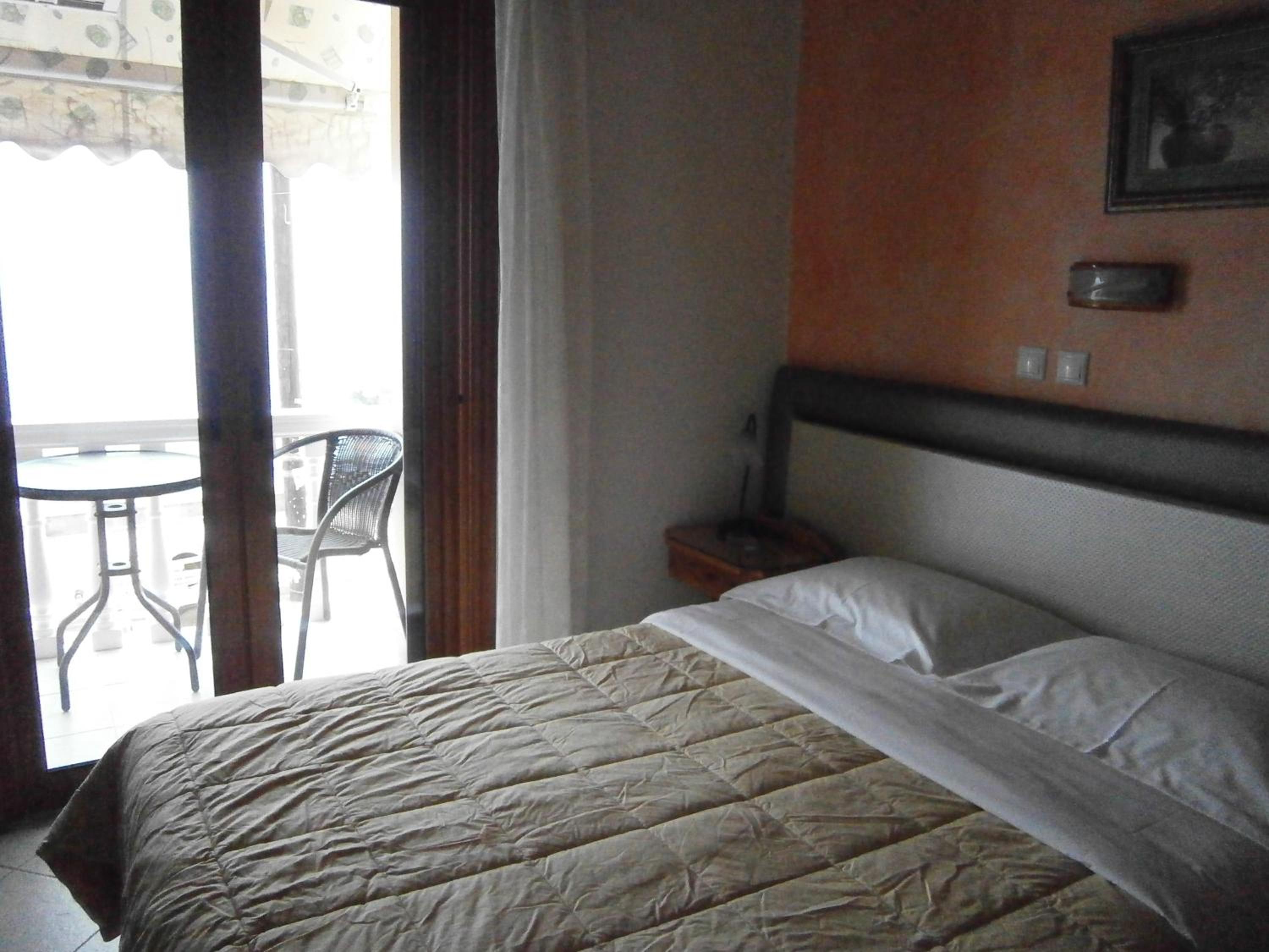 Budget Double Room photo 3