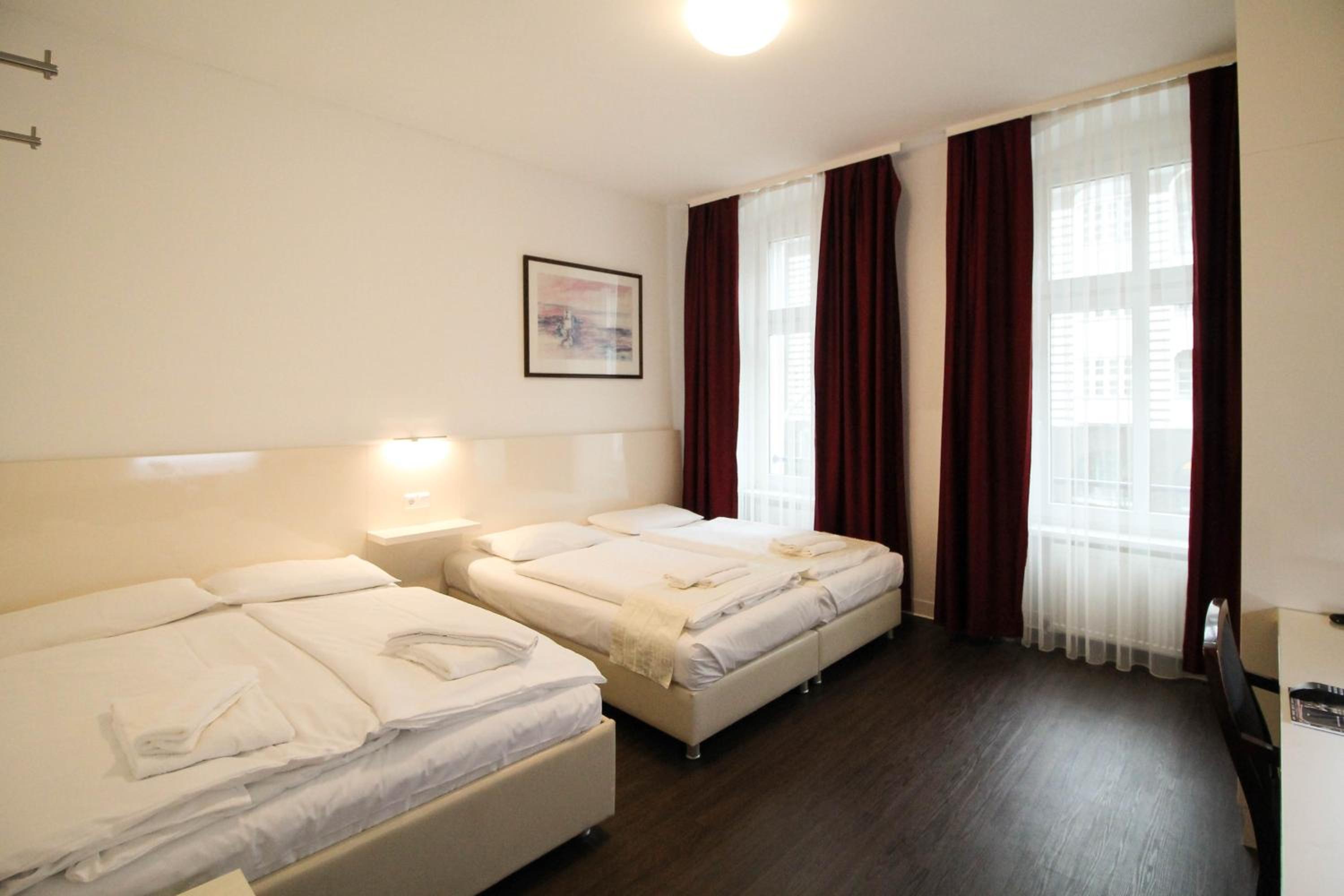 Quadruple Room photo 2