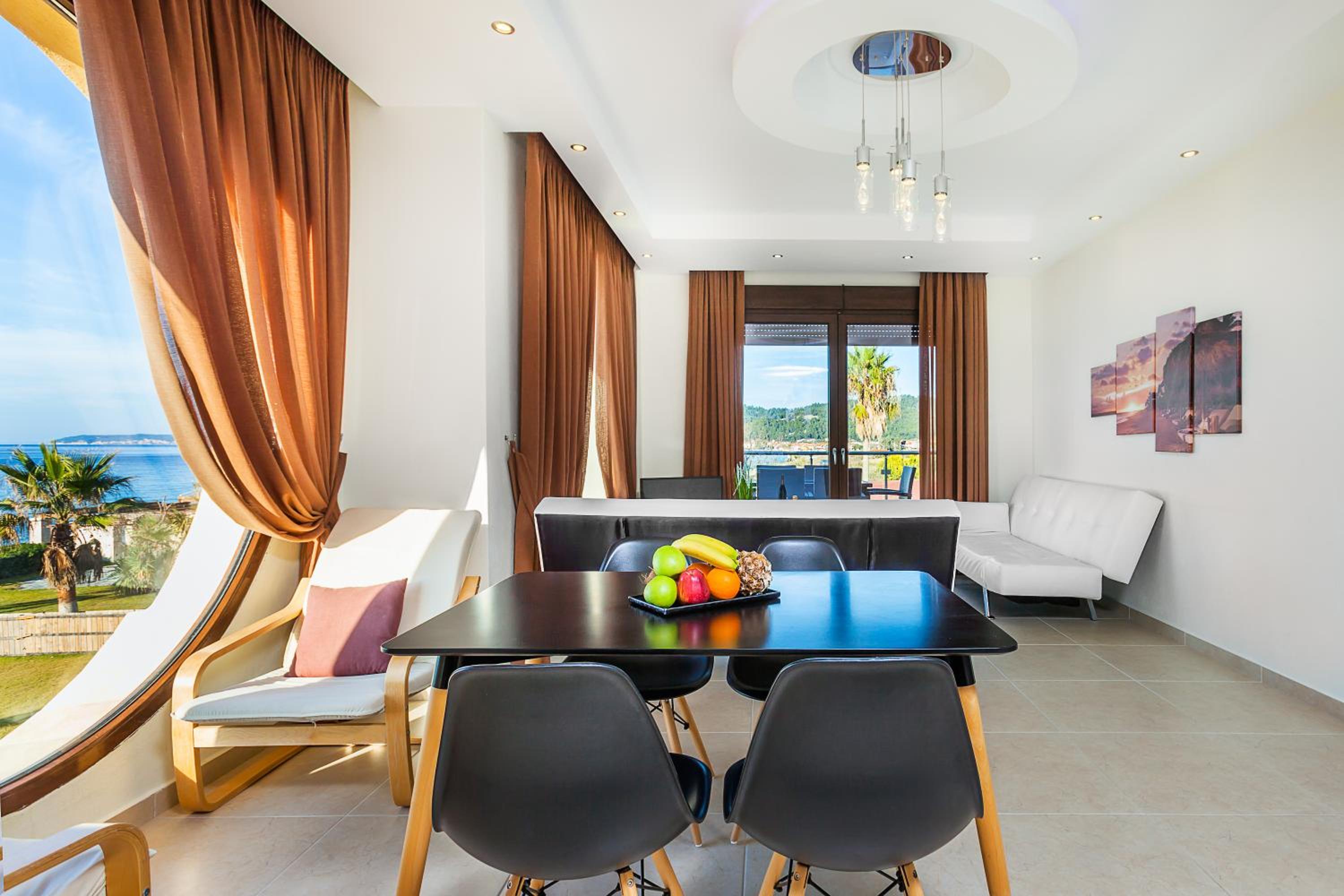 Family Suite 2-Bedrooms Upper Floor
