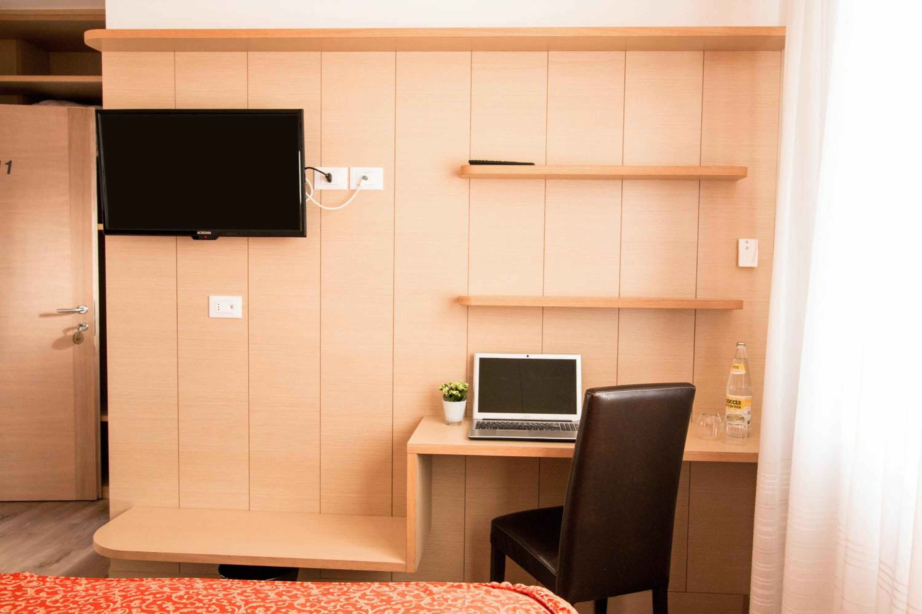 Double Room - Photo 3