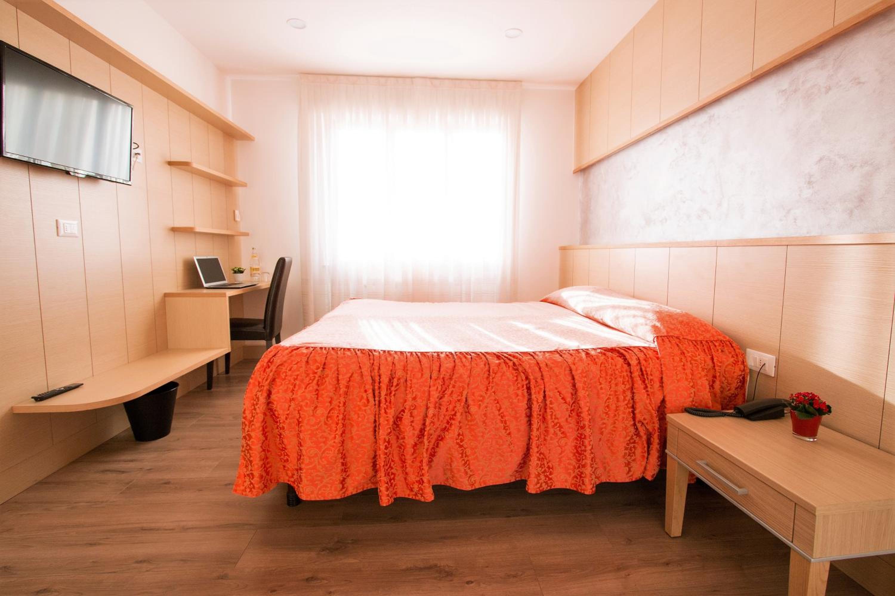 Double Room - Photo 1