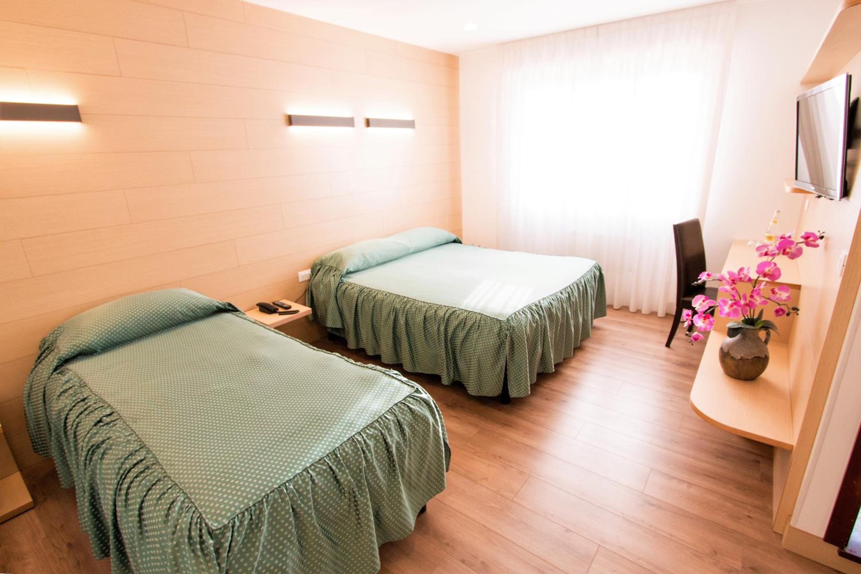Triple Room - Photo 2