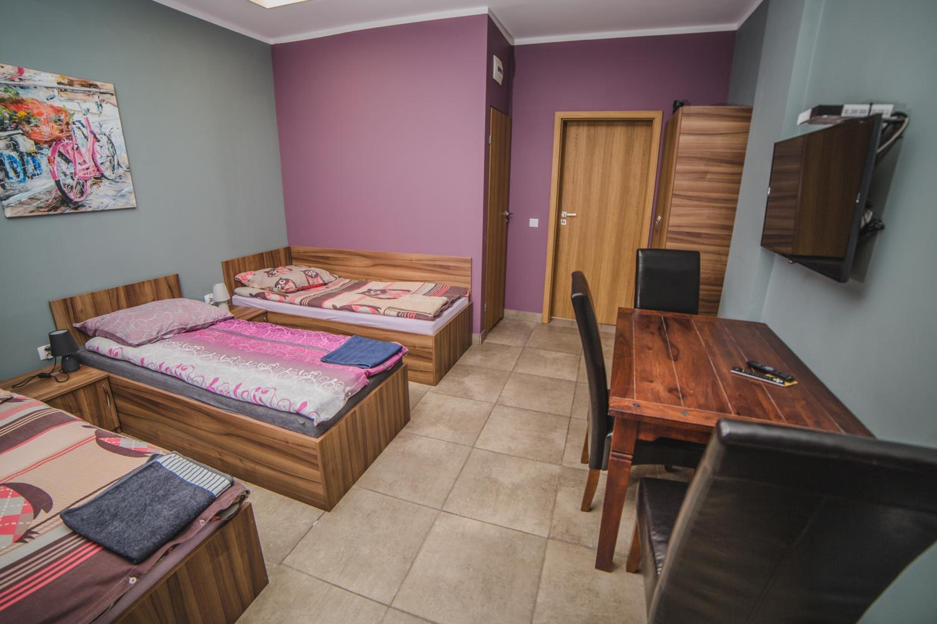 Comfort Triple Room with Shower - Photo 1