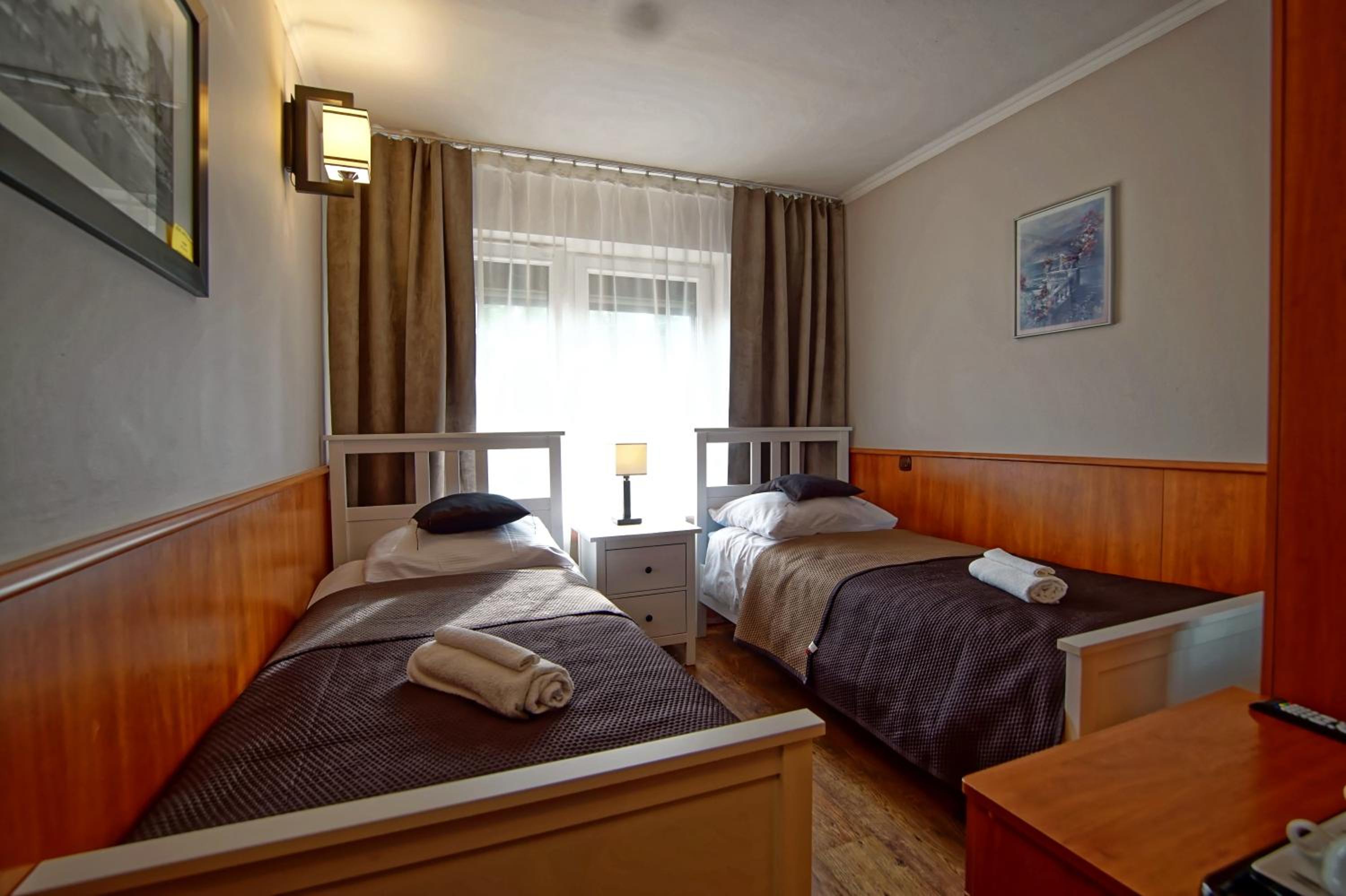 Twin Room - Photo 1