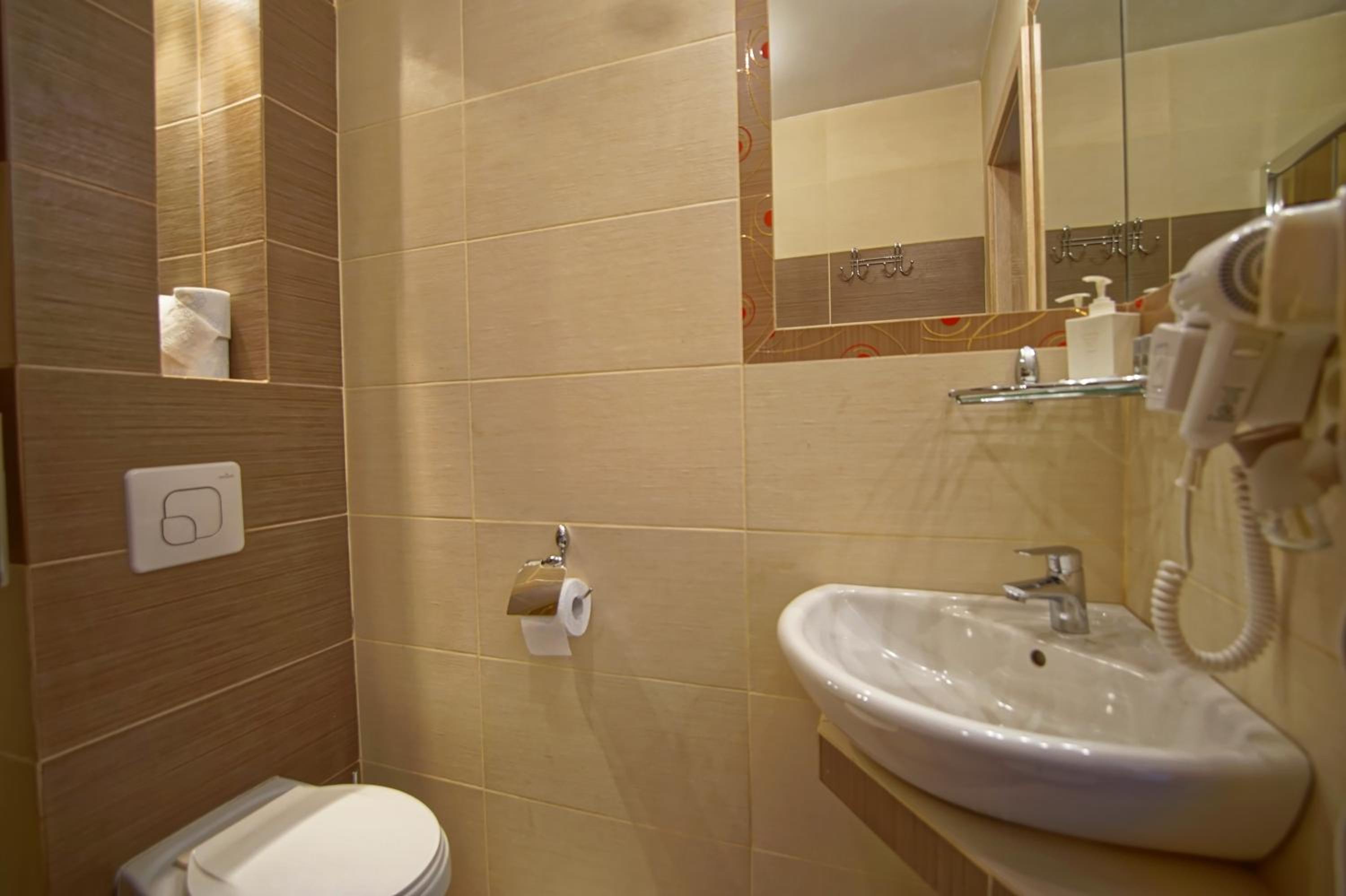 Double Room - Photo 4