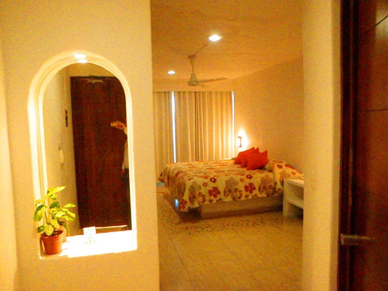 Queen Room with Balcony photo 1