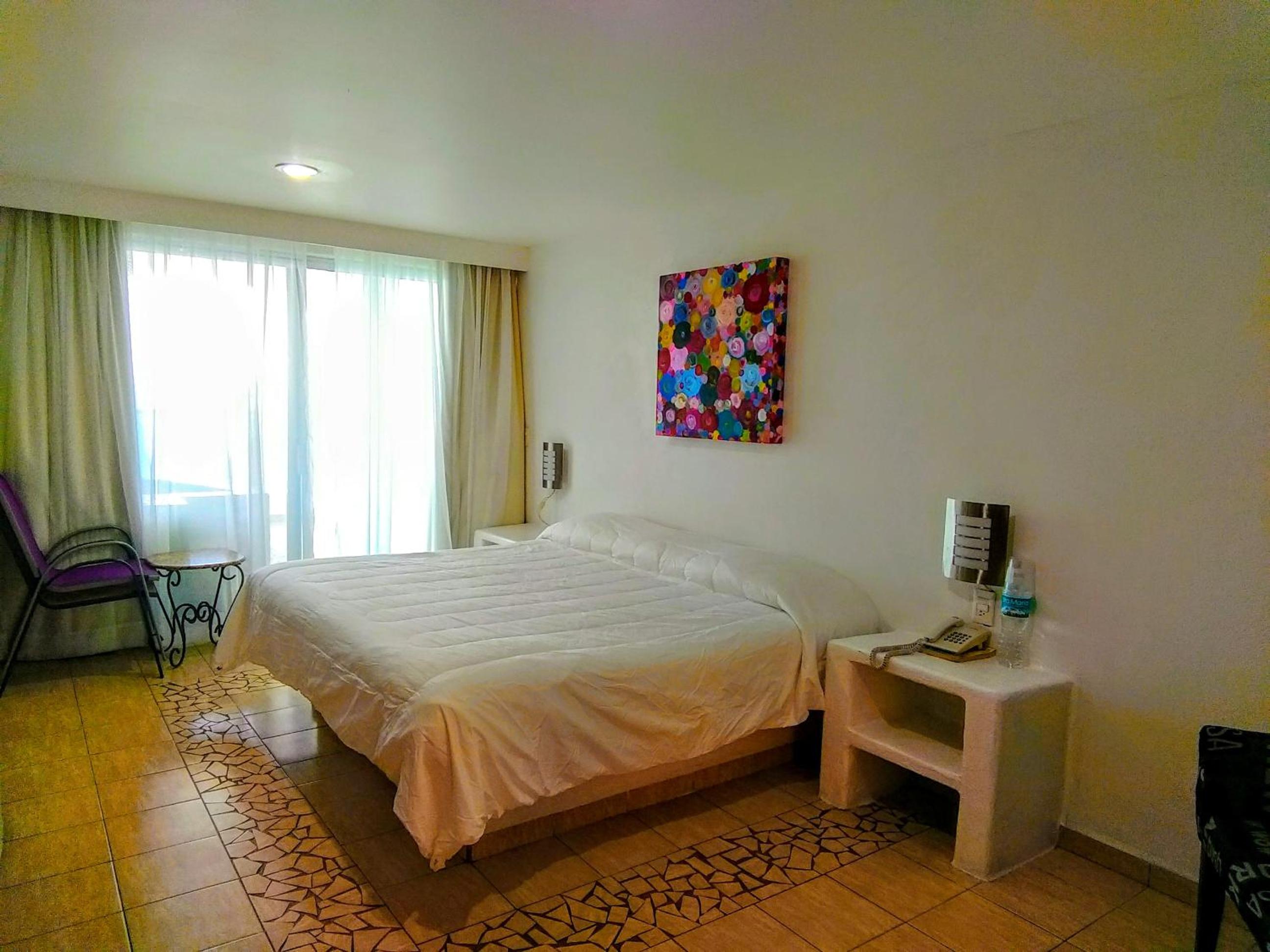Queen Room with Balcony photo 3