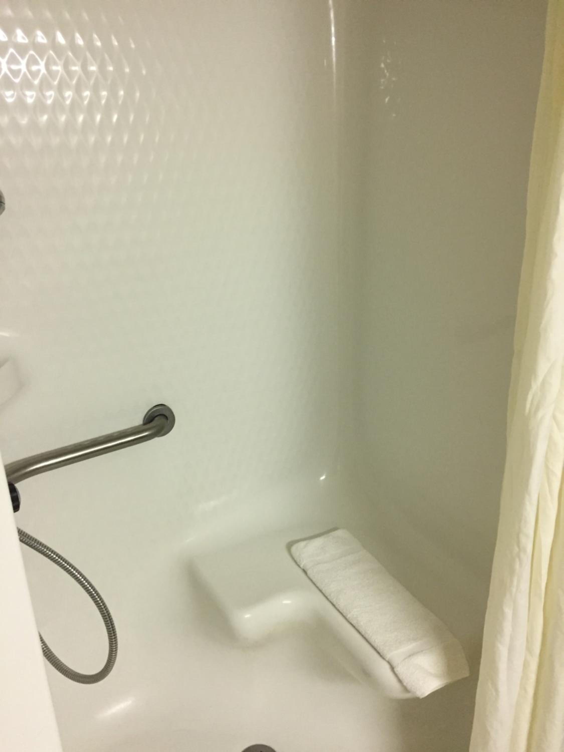 King Room with Roll-In Shower - Mobility/Hearing Accessible - Non-Smoking - Photo 3