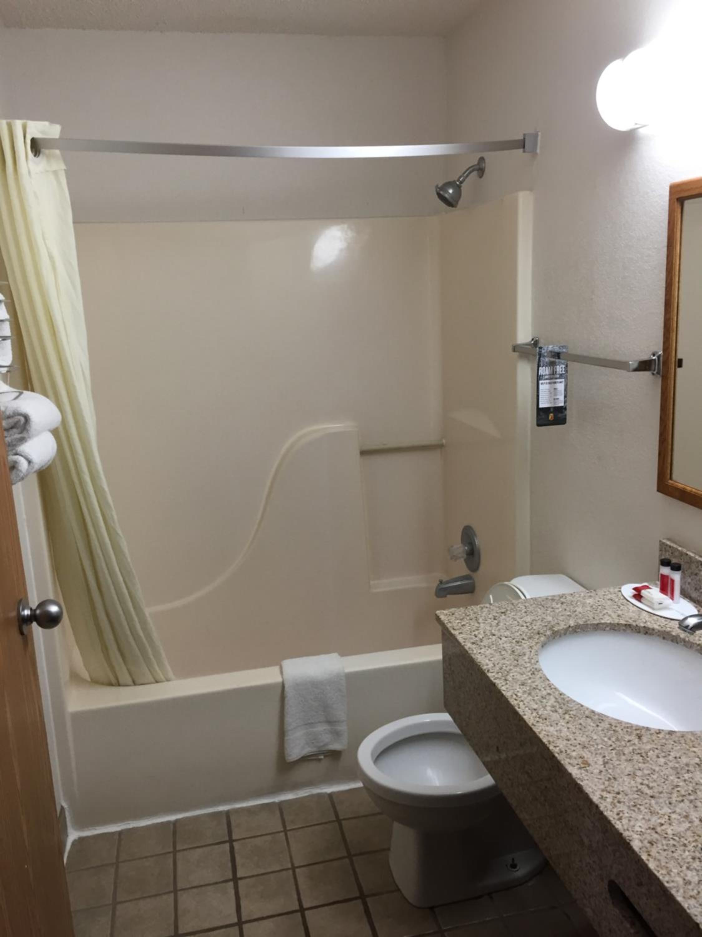 Double Room with Two Double Beds - Non-Smoking - Photo 2