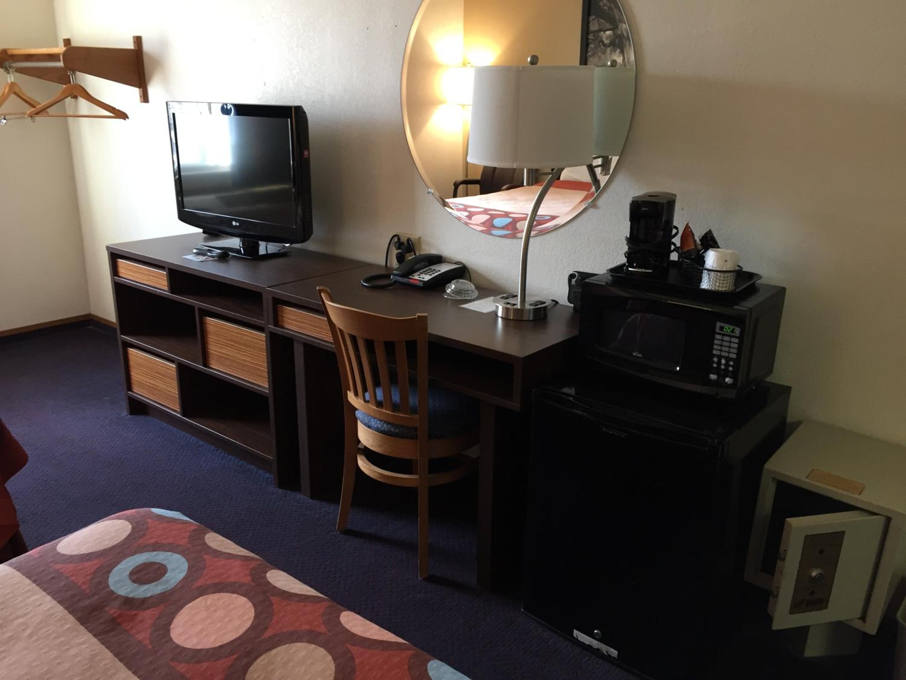 Double Room with Two Double Beds - Non-Smoking - Photo 1