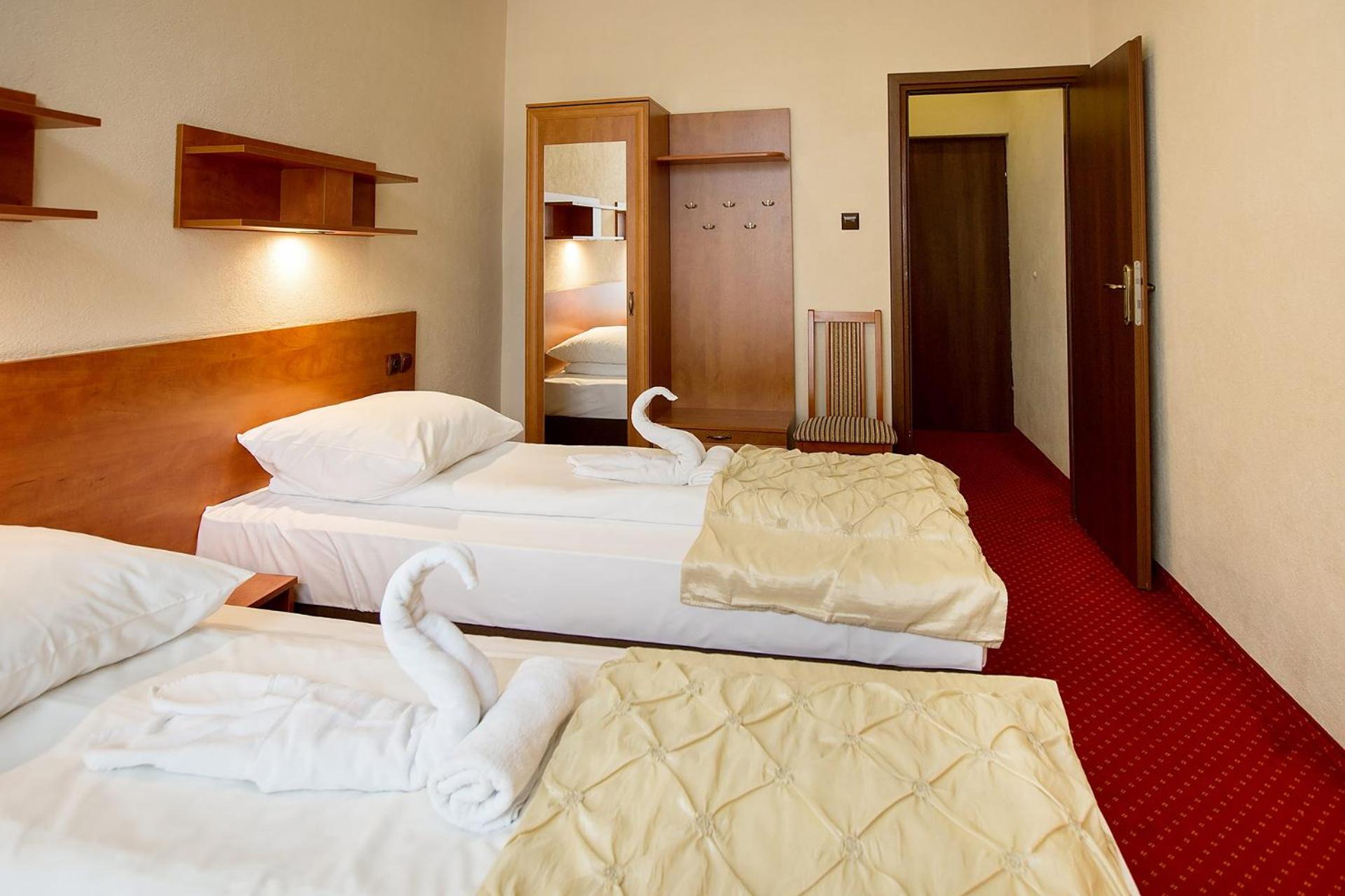 Standard Double or Twin Room - Photo 4