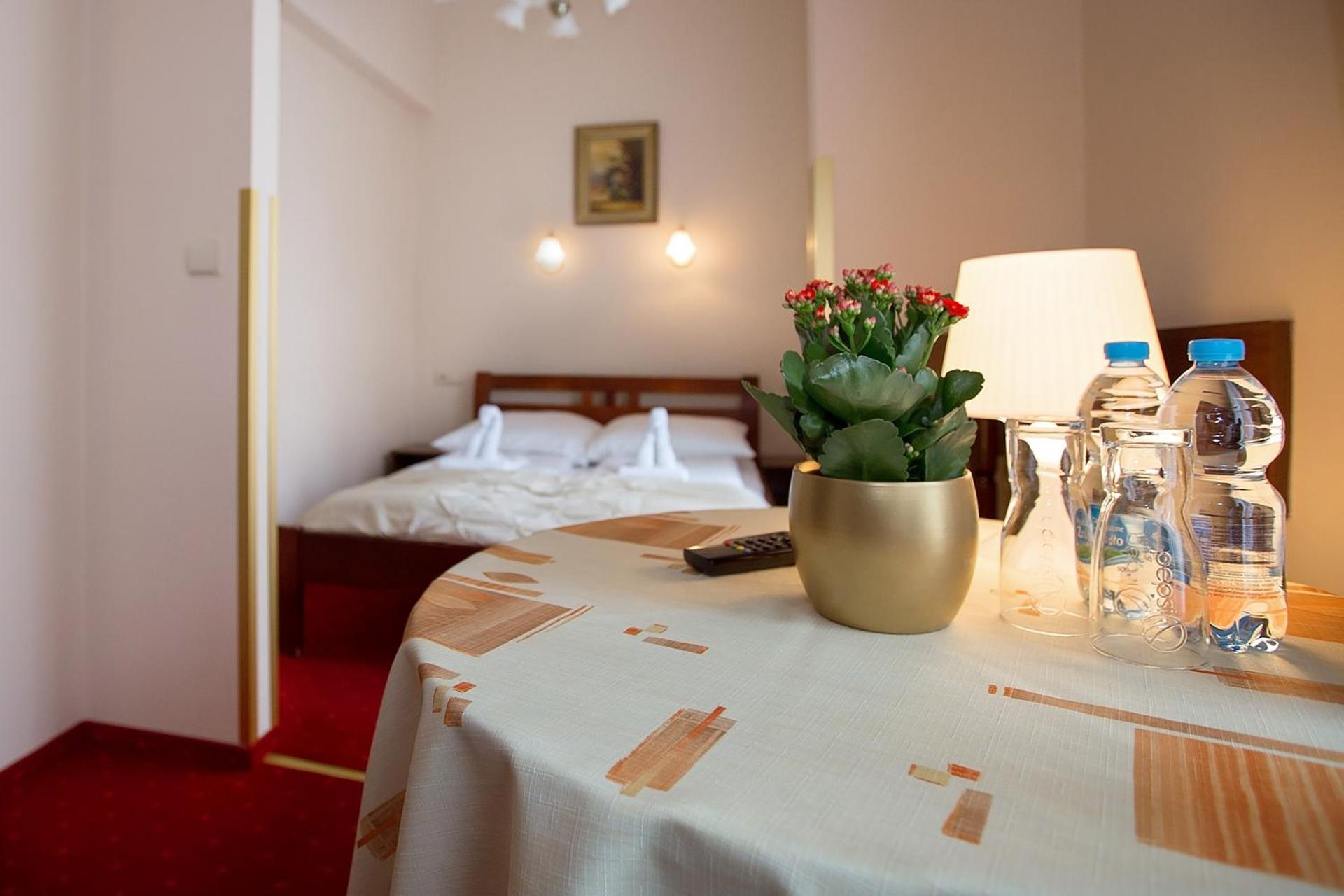 Double Room - Photo 9