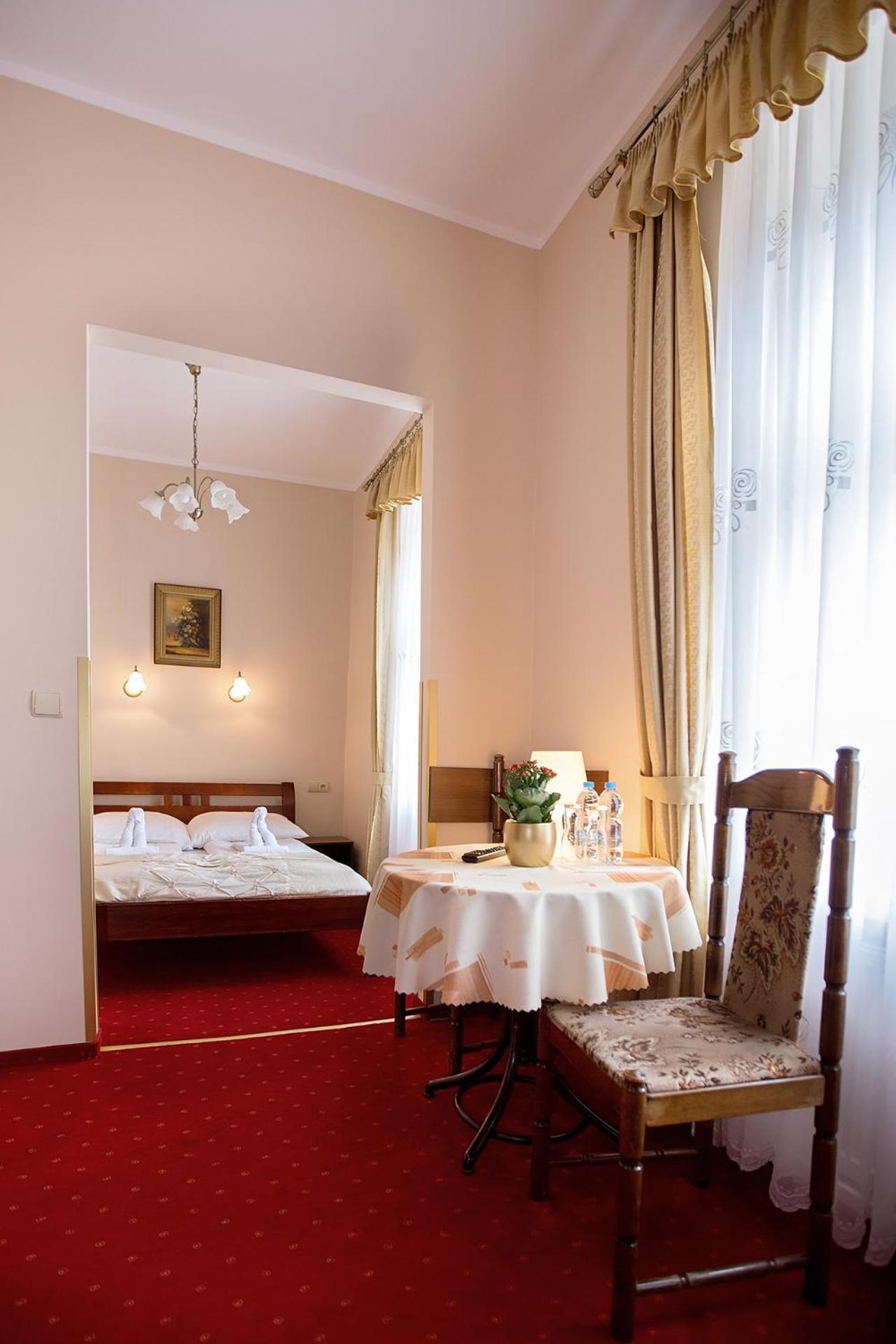 Double Room - Photo 2