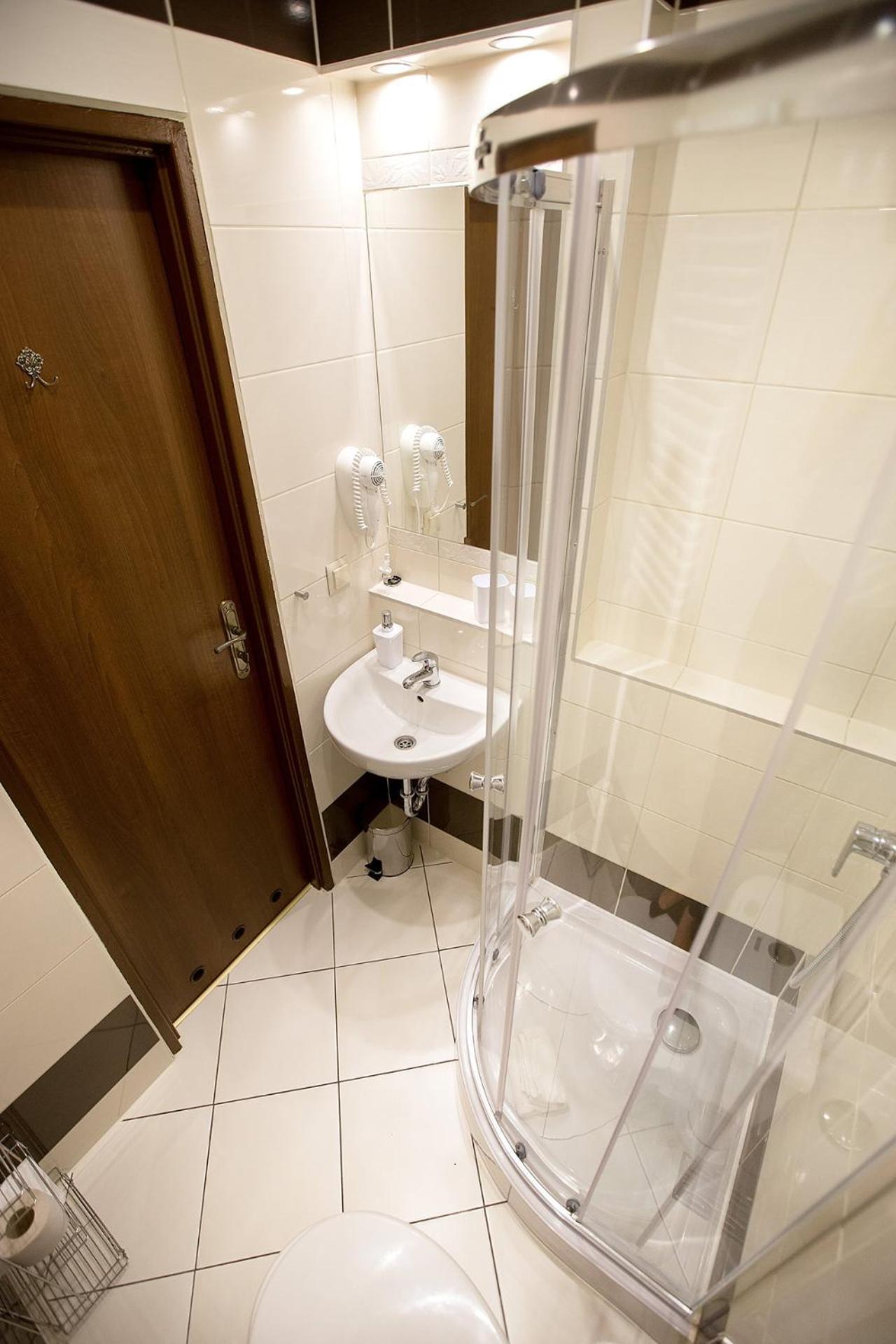 Standard Double or Twin Room - Photo 3