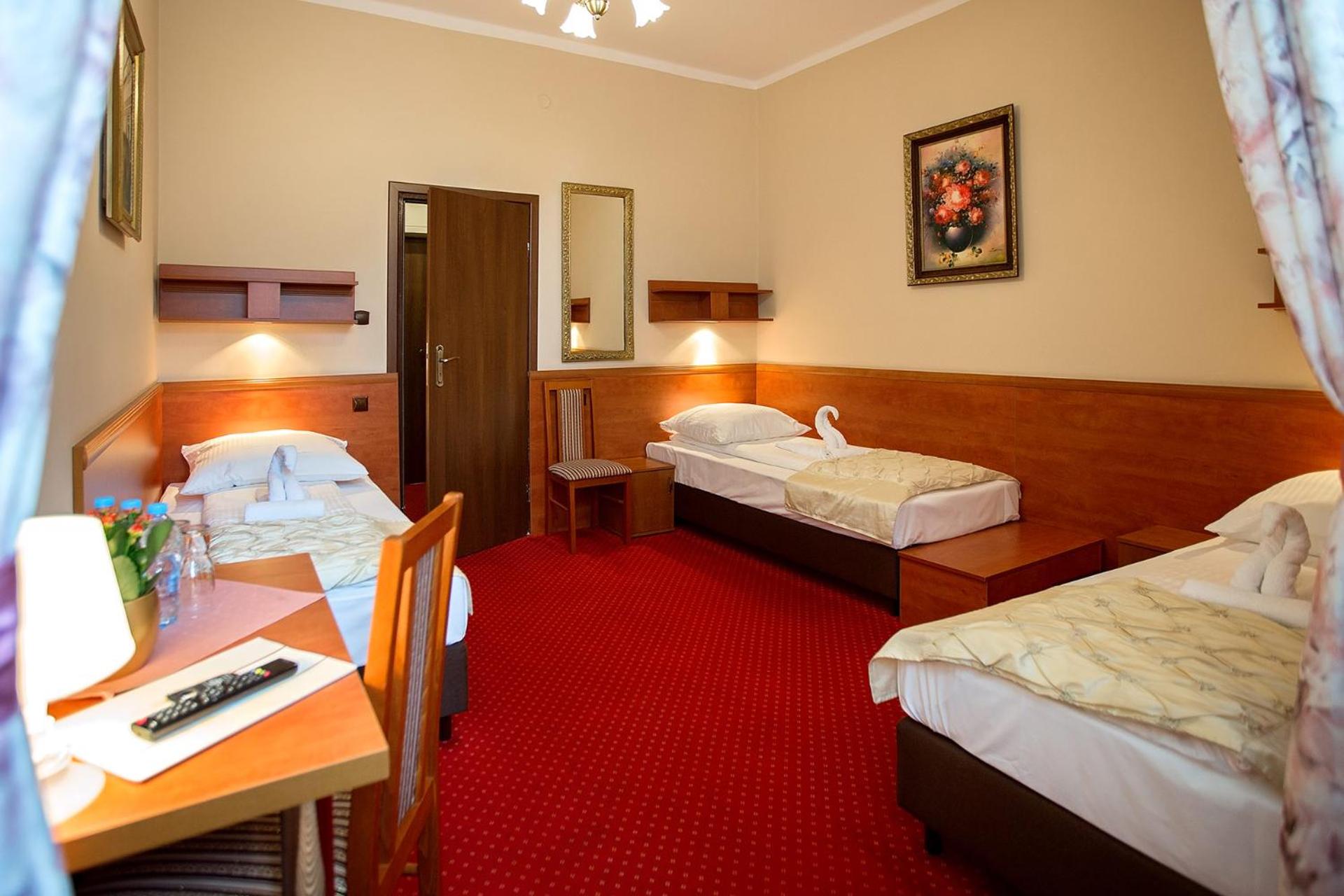 Standard Triple Room - Photo 10