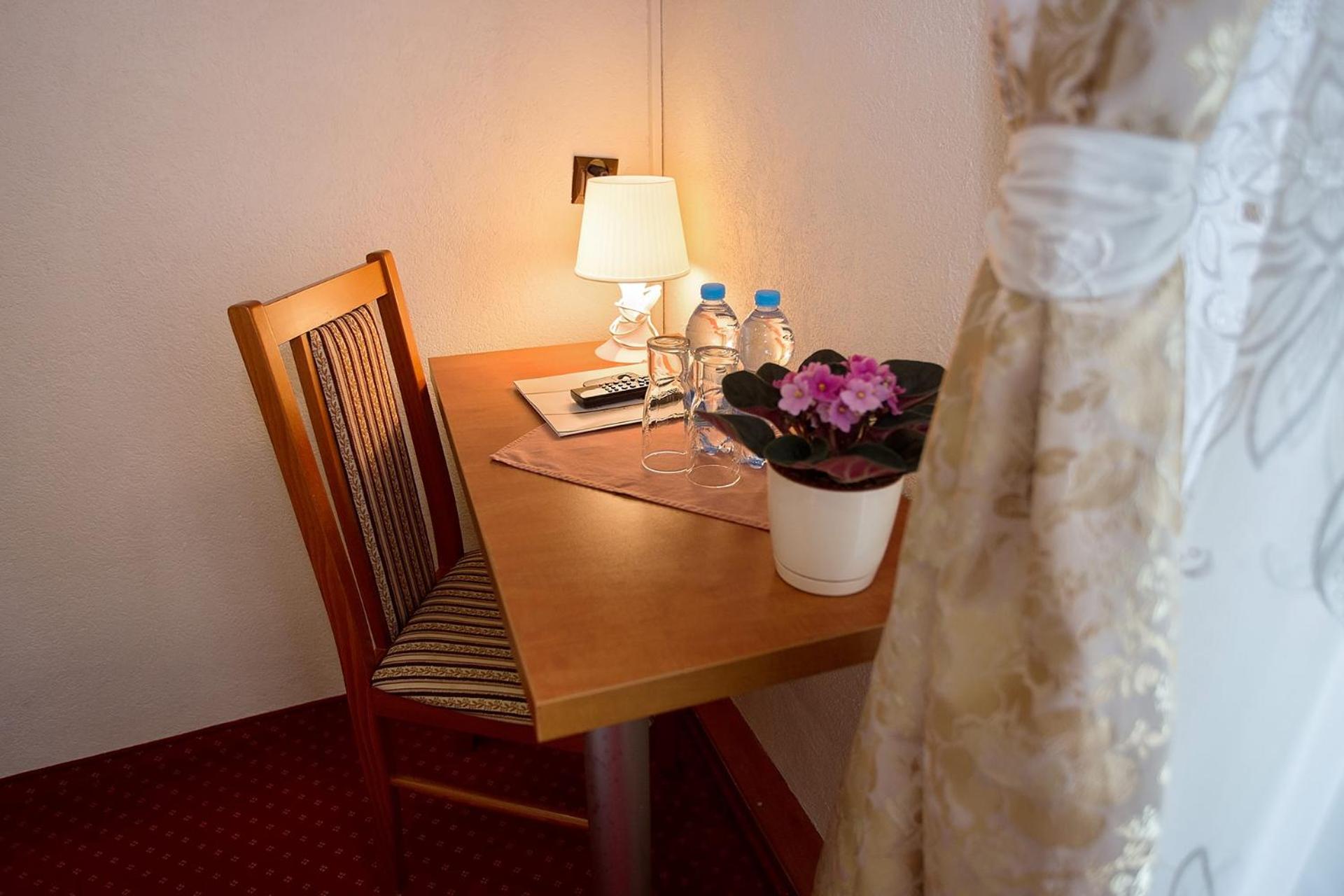 Standard Double or Twin Room - Photo 2