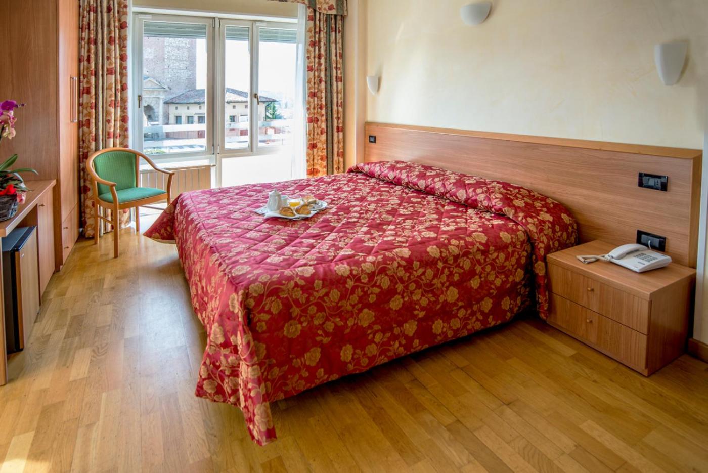 Standard Double Room - Photo 1