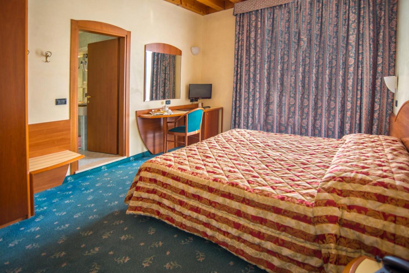 Superior Double Room - Photo 1