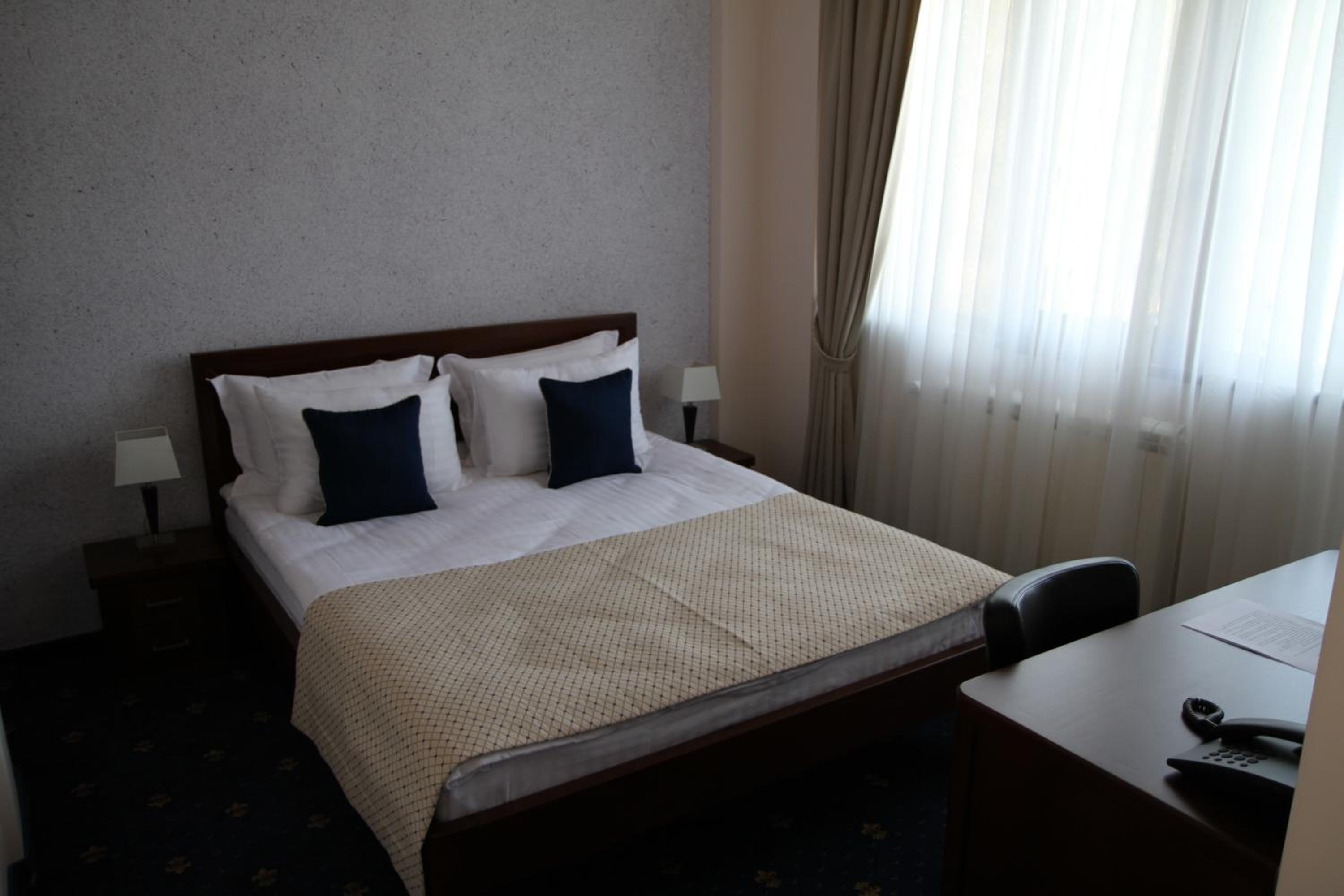 Deluxe Double Room photo 3