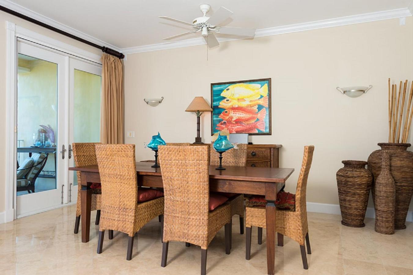 One-Bedroom Deluxe Villa Oceanfront photo 2