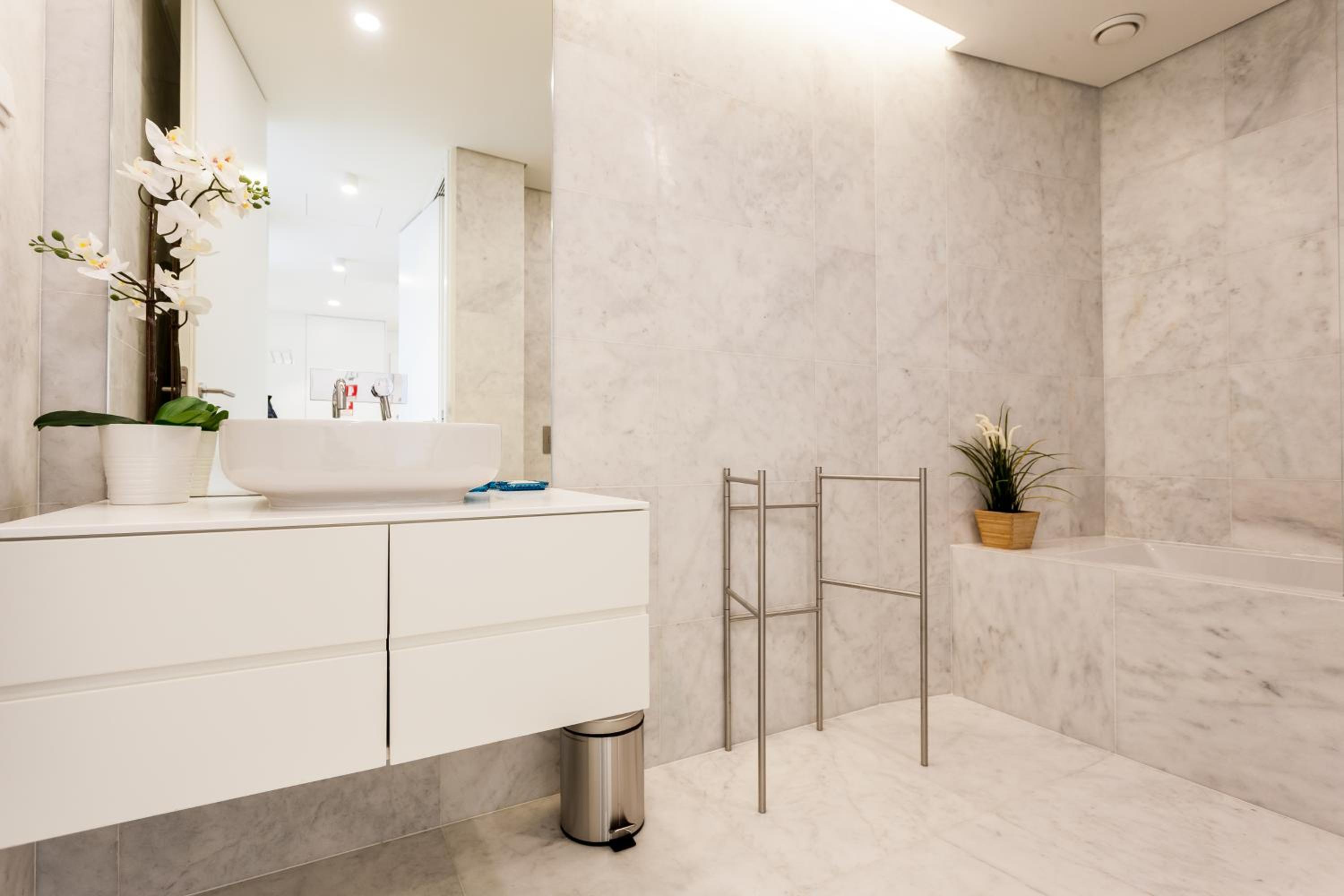 Two-Bedroom Apartment - Photo 9